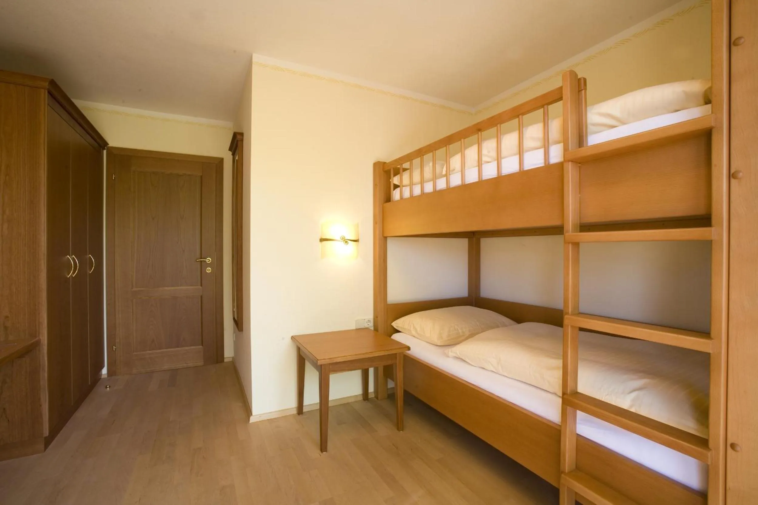 Photo of the whole room, Bed in Garten - Hotel Sallerhof