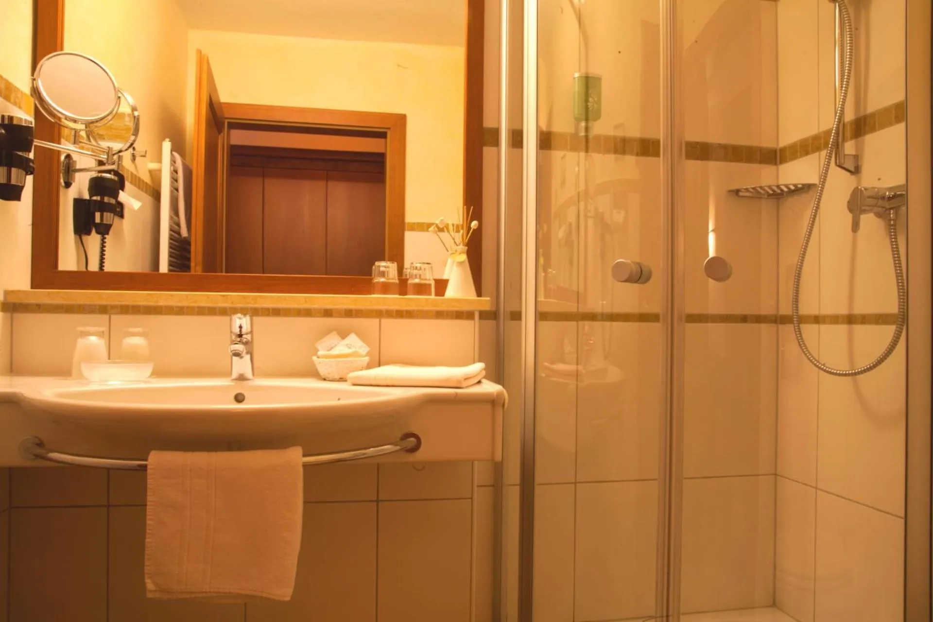 Shower in Garten - Hotel Sallerhof