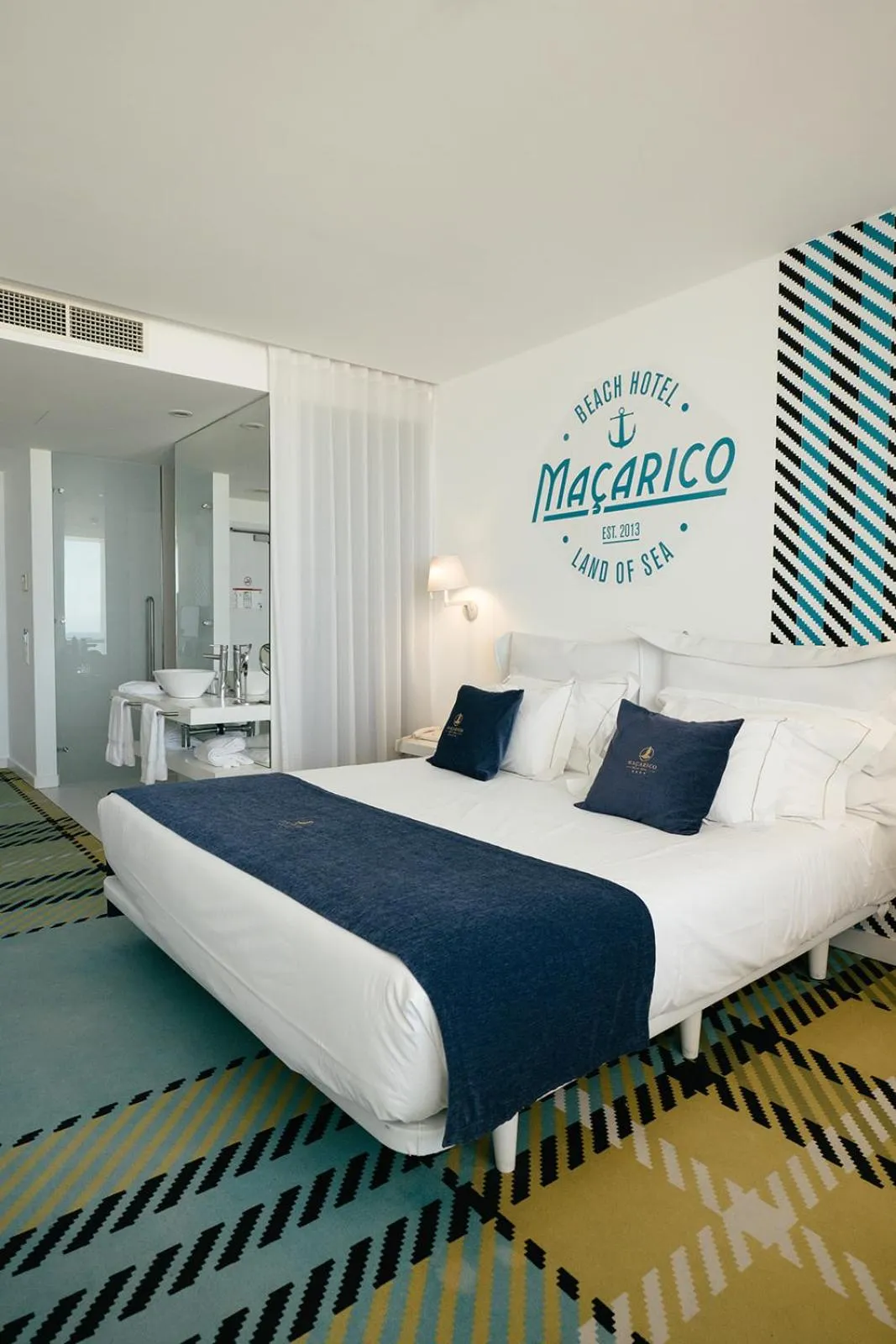 Bed in Macarico Beach Hotel