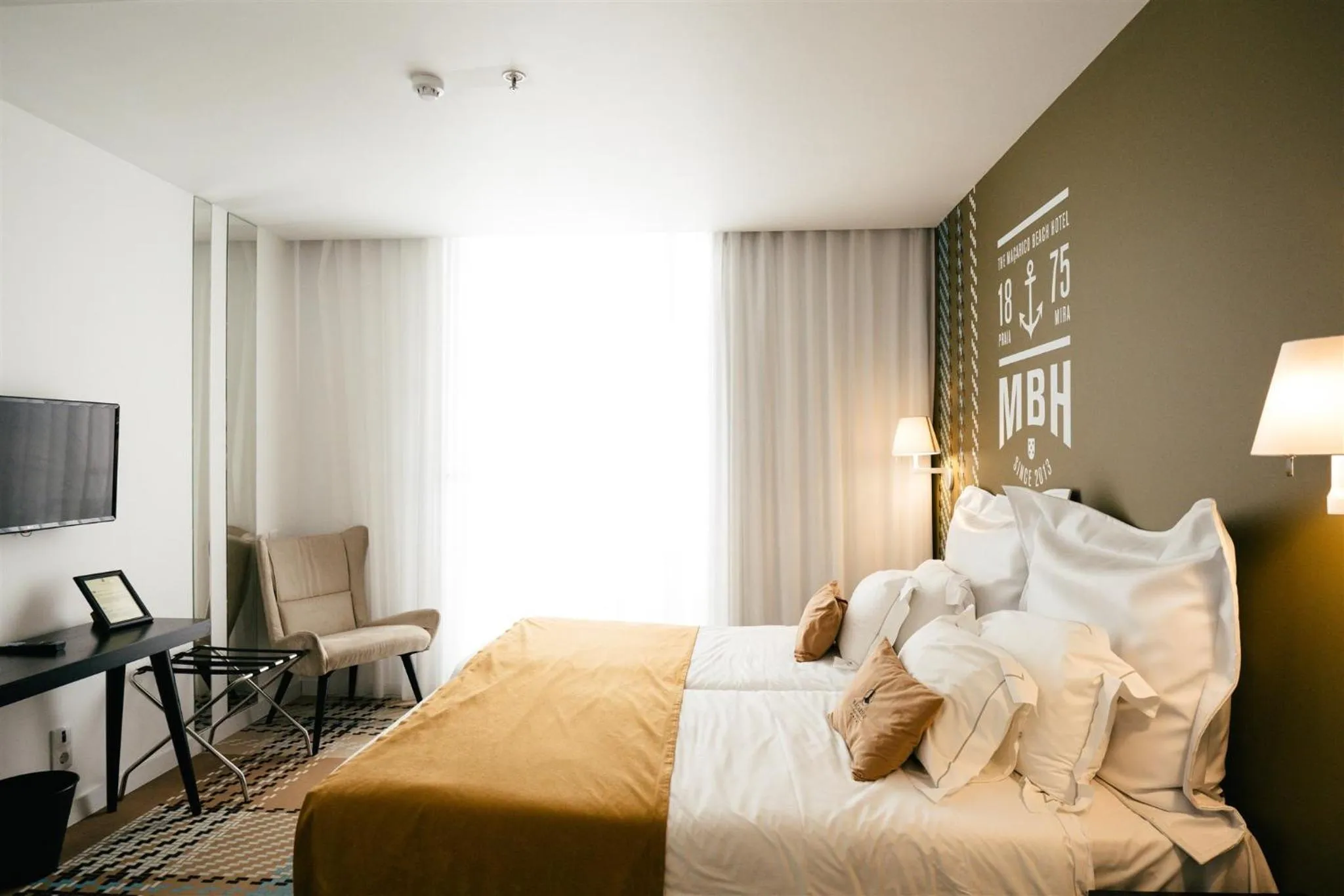 Bed in Macarico Beach Hotel