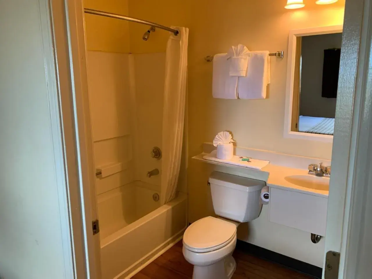 Queen Room - Disability Access - Roll in Shower in Motel 6 Myrtle Beach Queen Room - Disability Access - Roll in Shower in Motel 6 Myrtle Beach