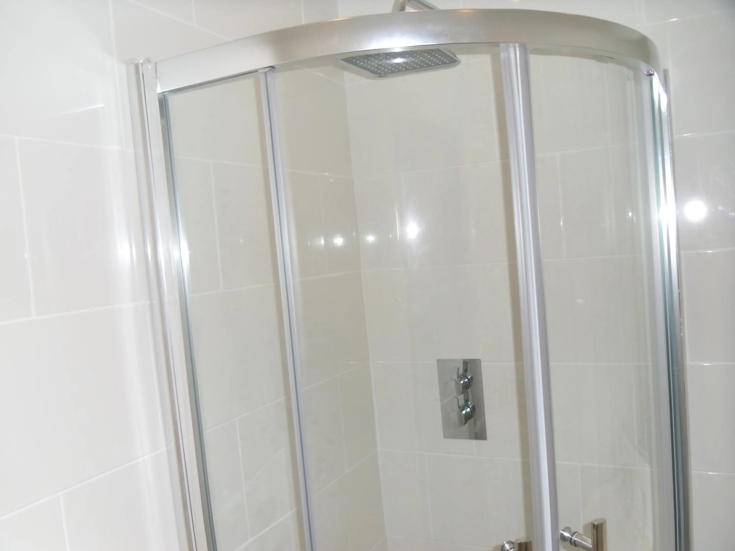 Shower in The Beaucliffe Hotel