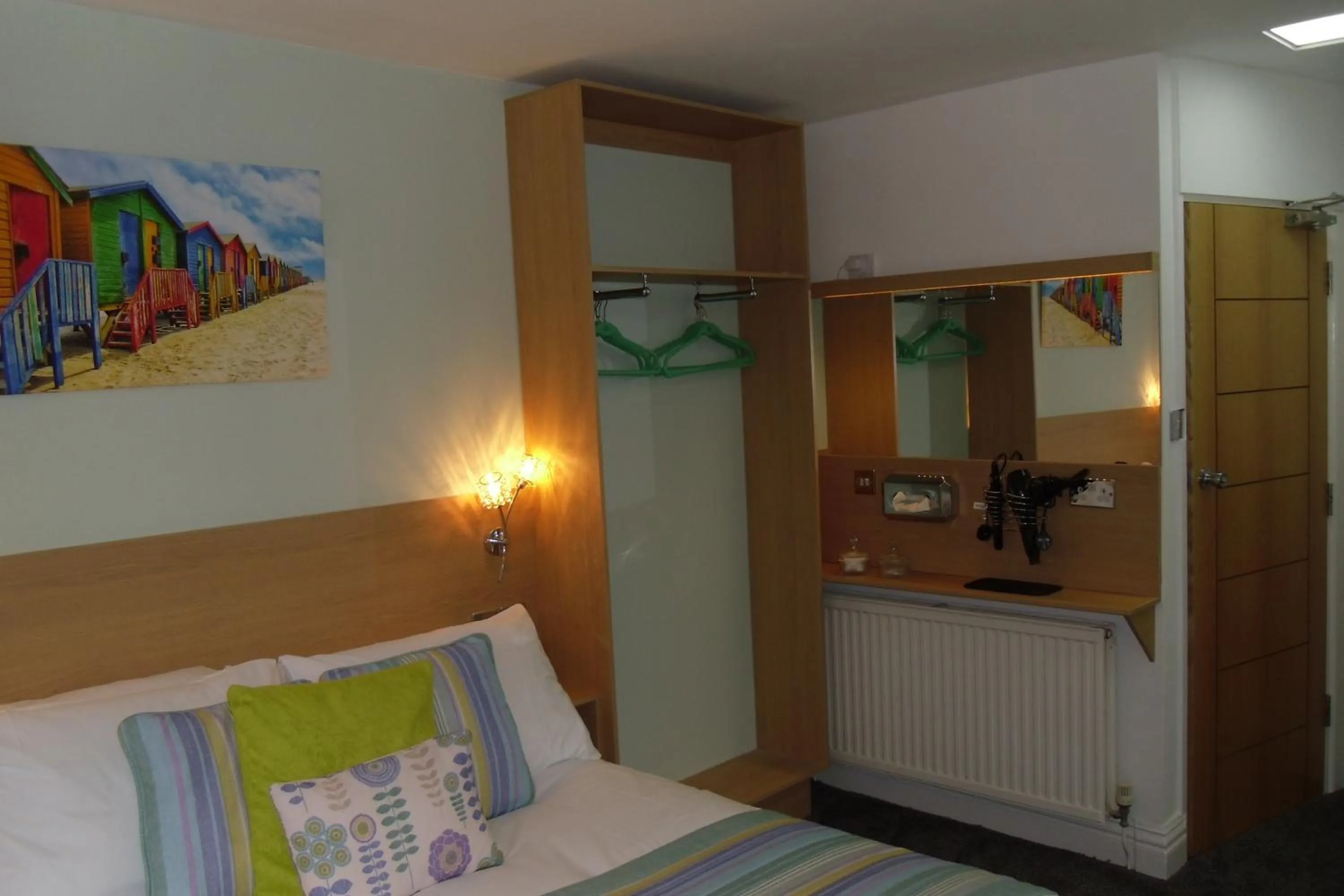 Bedroom, Bed in The Beaucliffe Hotel