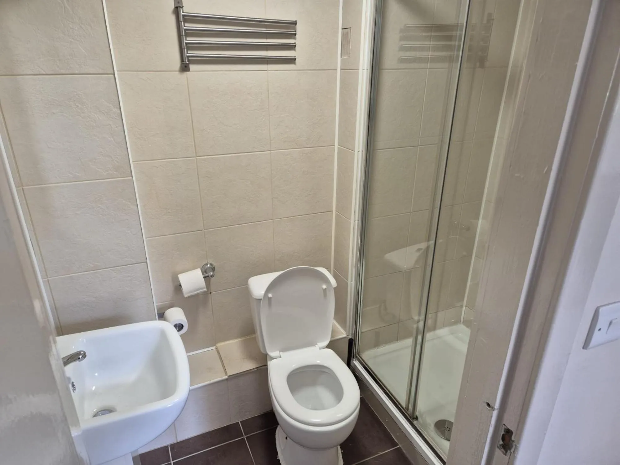 Shower in Glasgow House