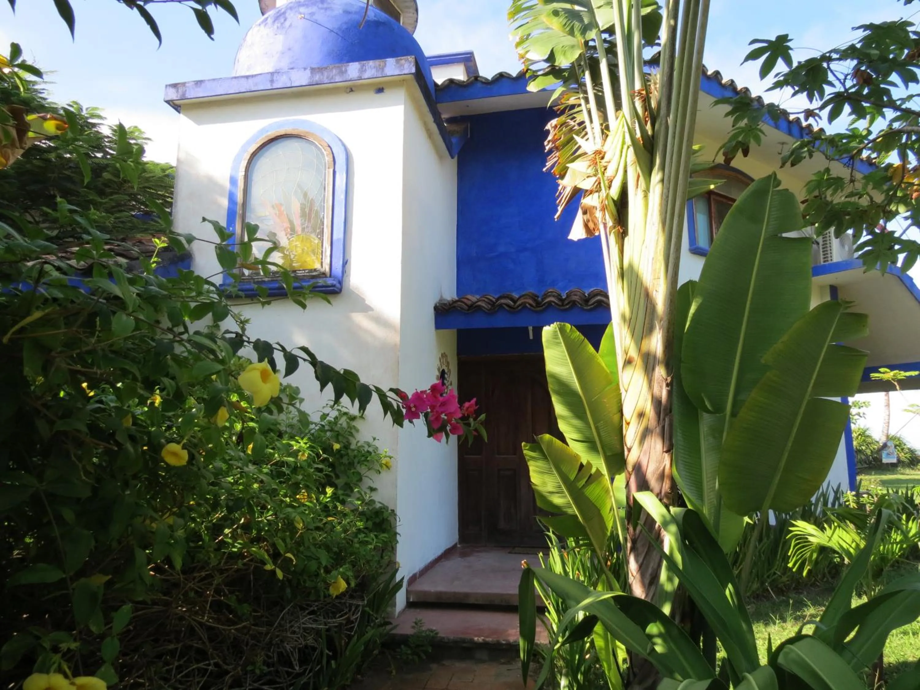 Property building in Eco Coco Loco by Rotamundos