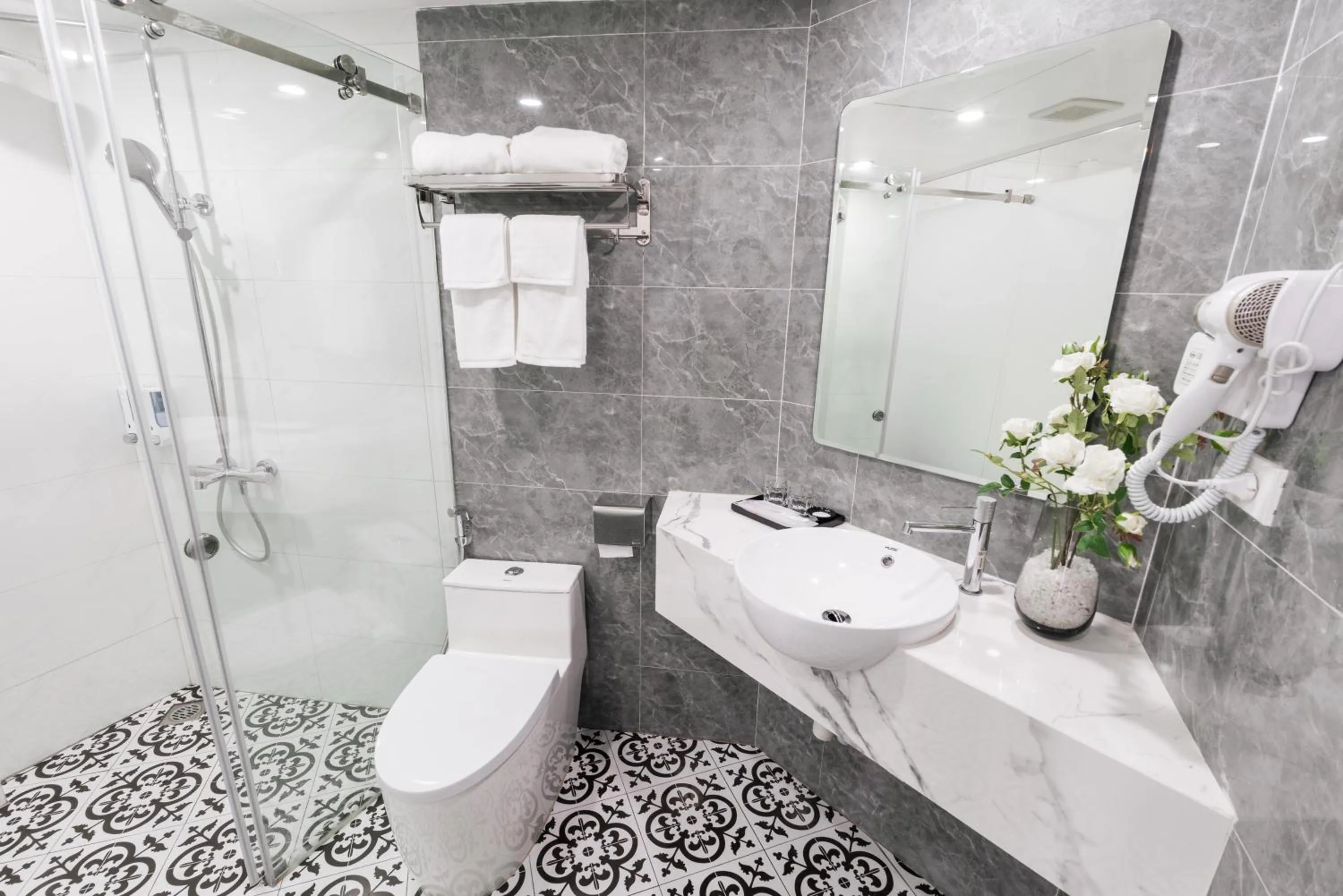 Shower in Charming Moon Hotel