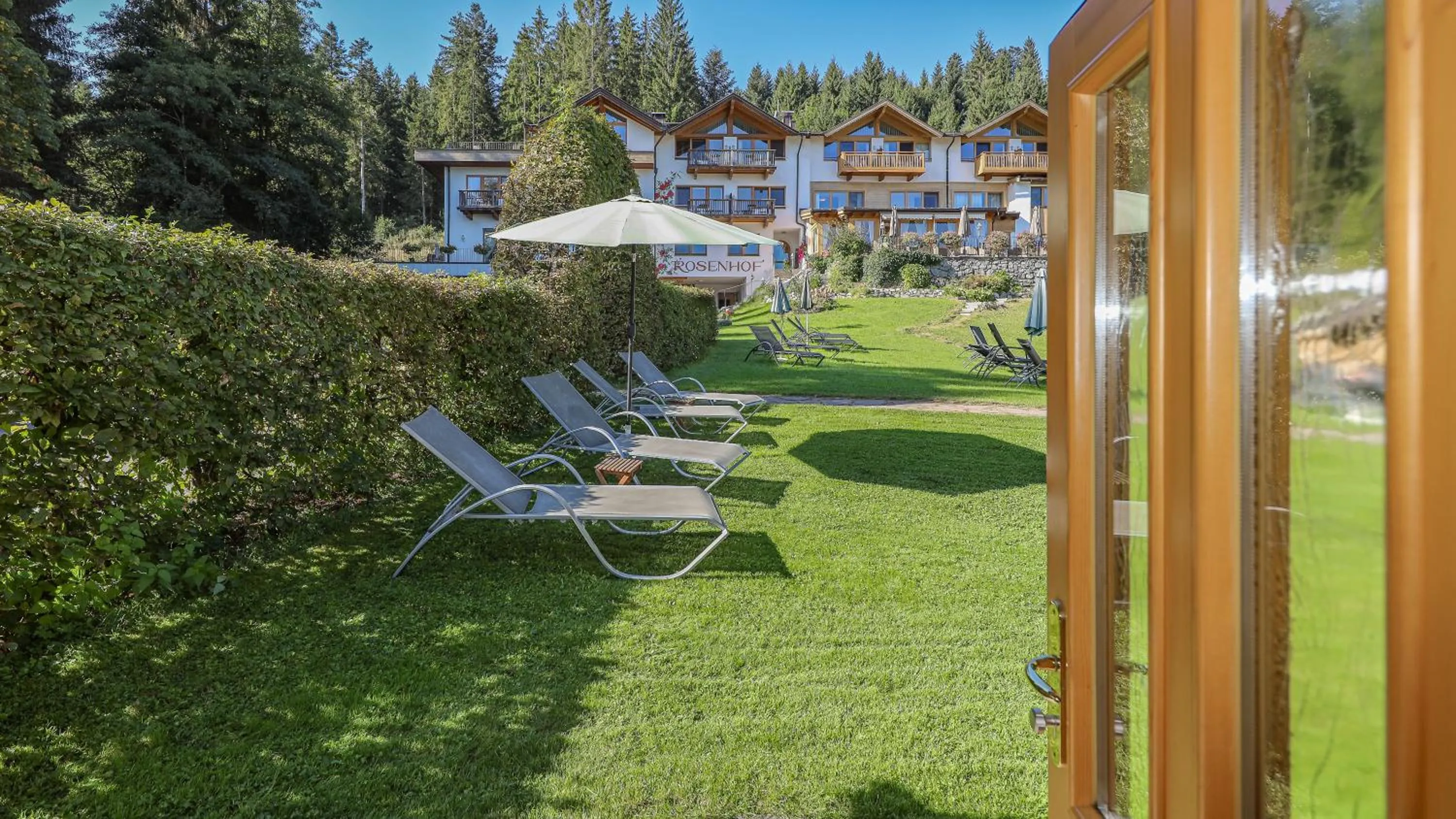 Garden in Gartenhotel Rosenhof bei Kitzbühel