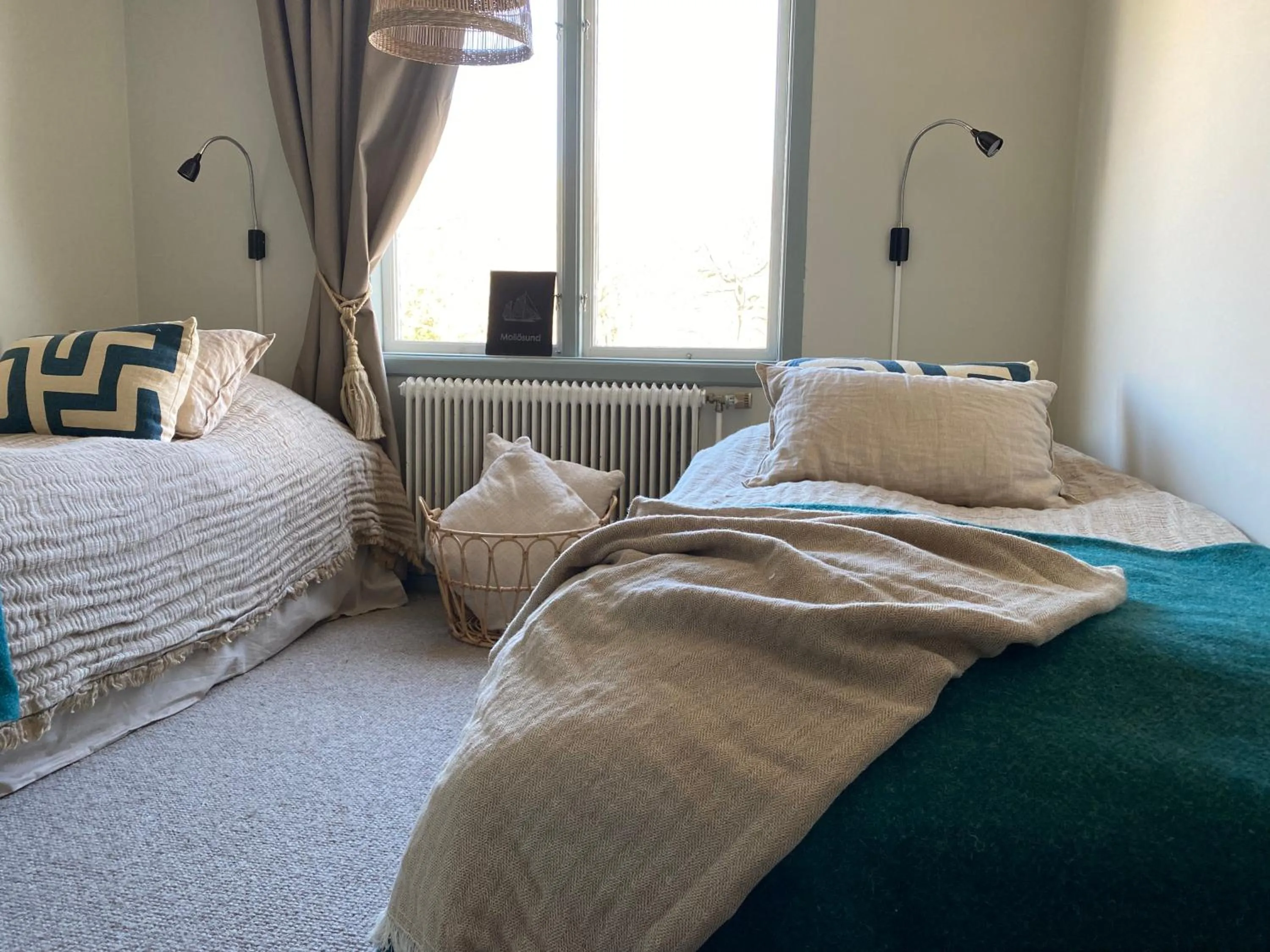 Bed in Mollösunds Wärdshus