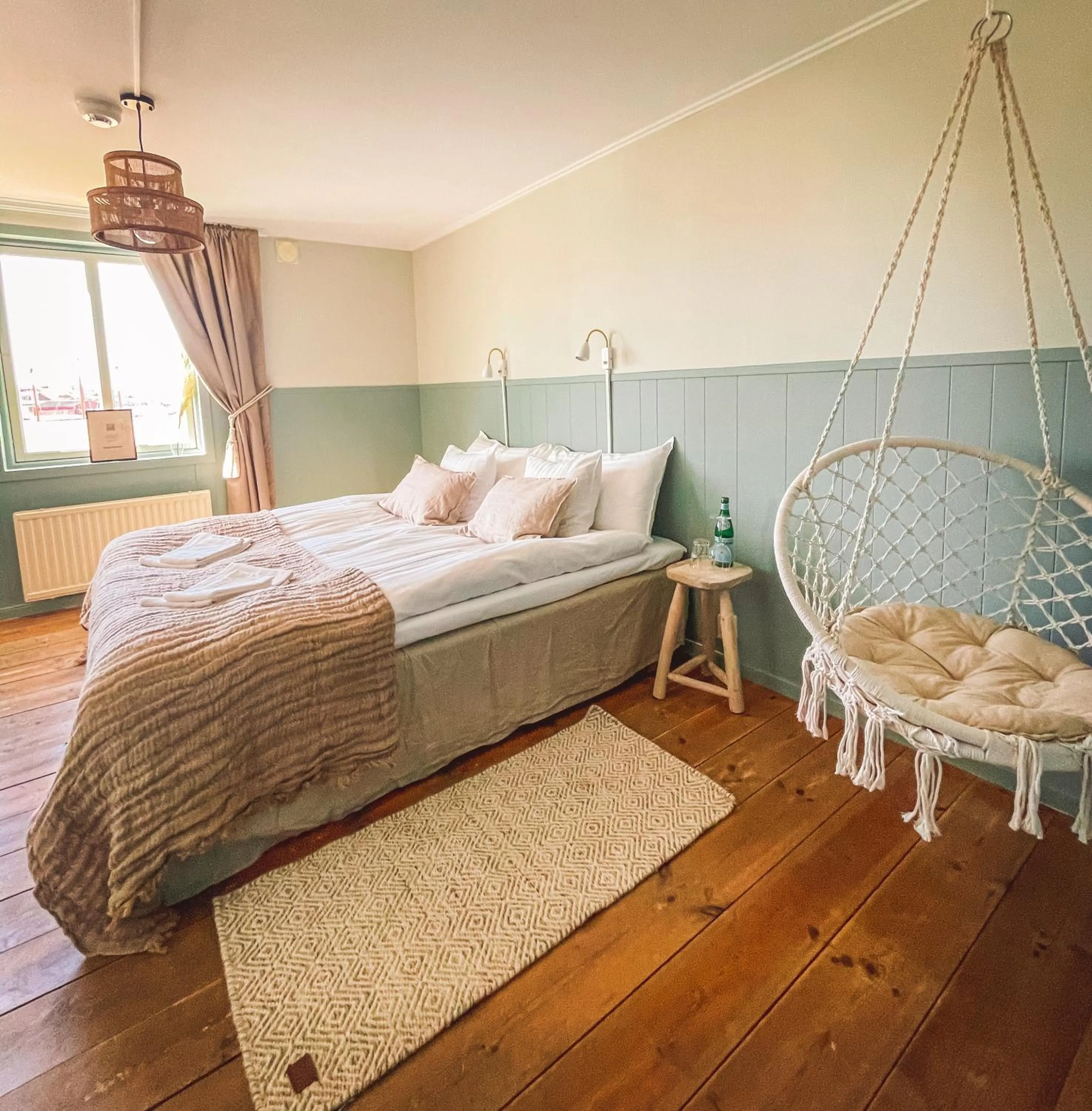 Bed in Mollösunds Wärdshus