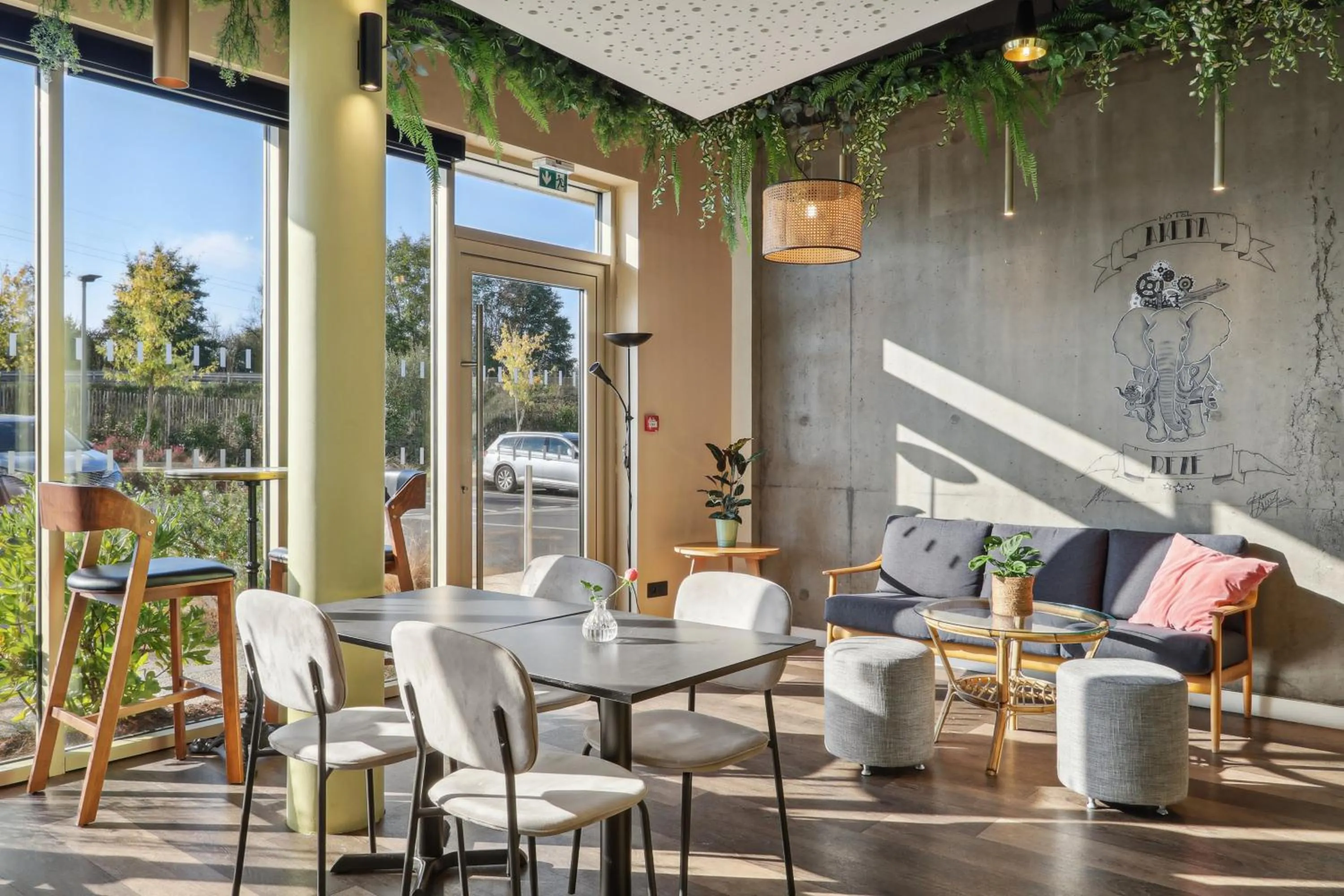 Restaurant/places to eat in Akena Nantes Rezé Aéroport