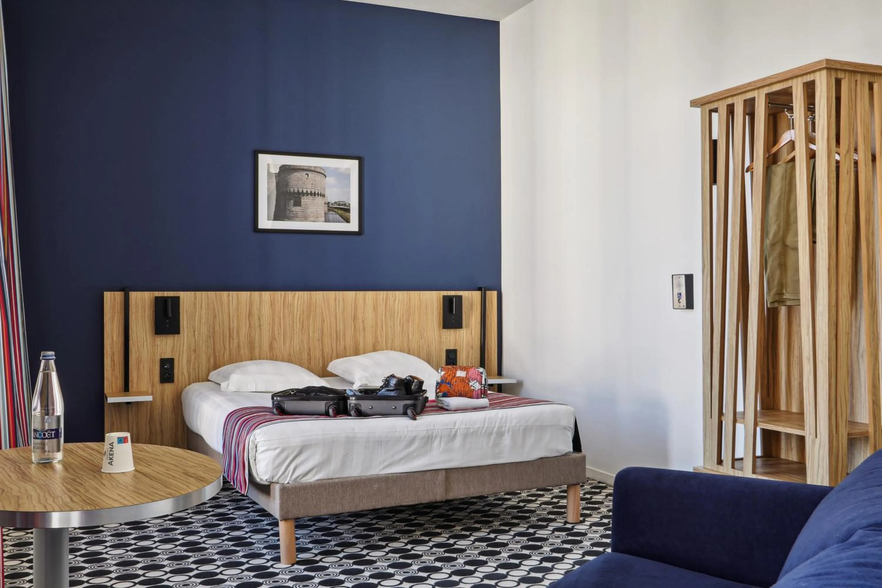 View (from property/room), Bed in Akena Nantes Rezé Aéroport