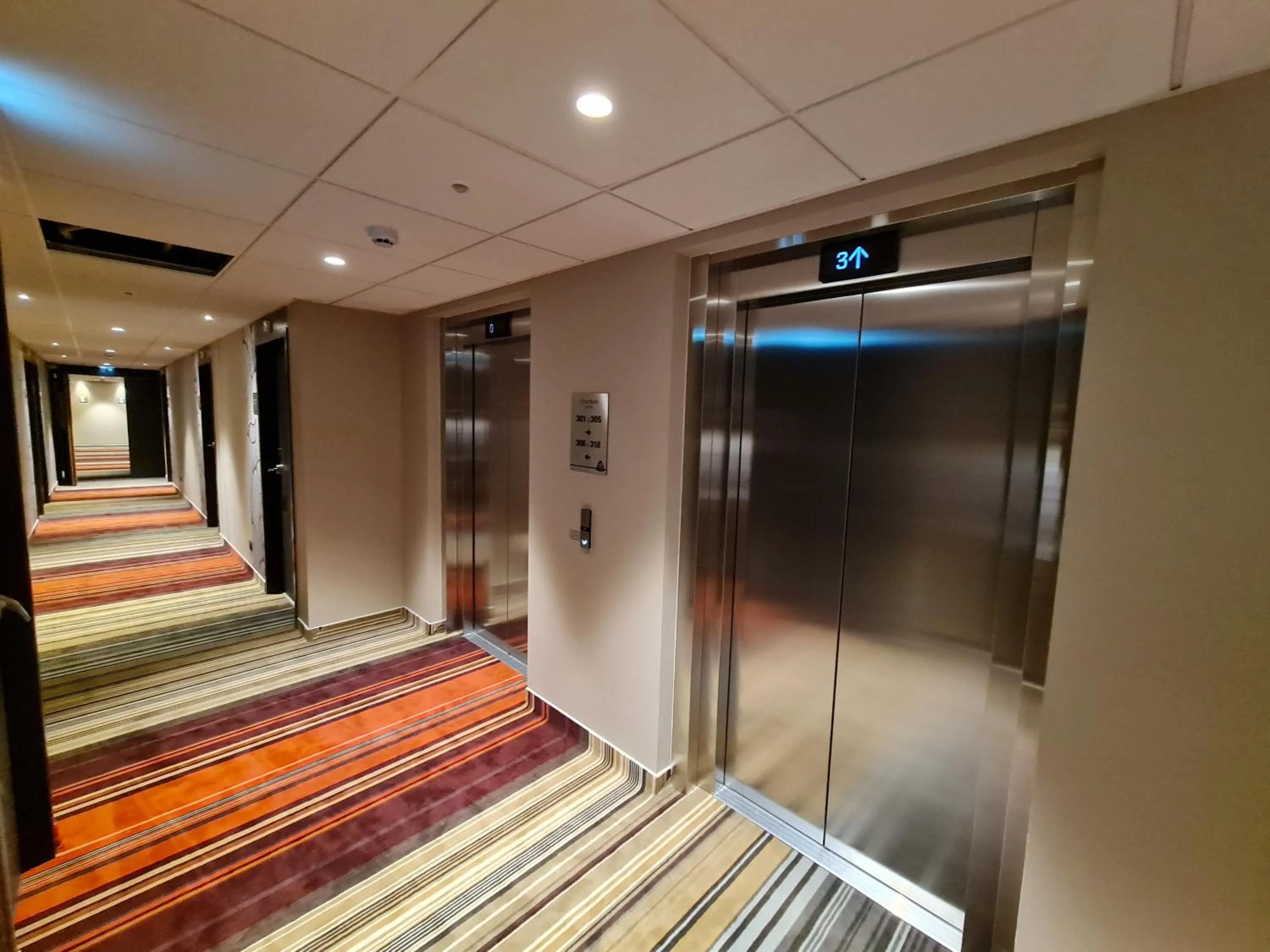 elevator in Akena Nantes Rezé Aéroport