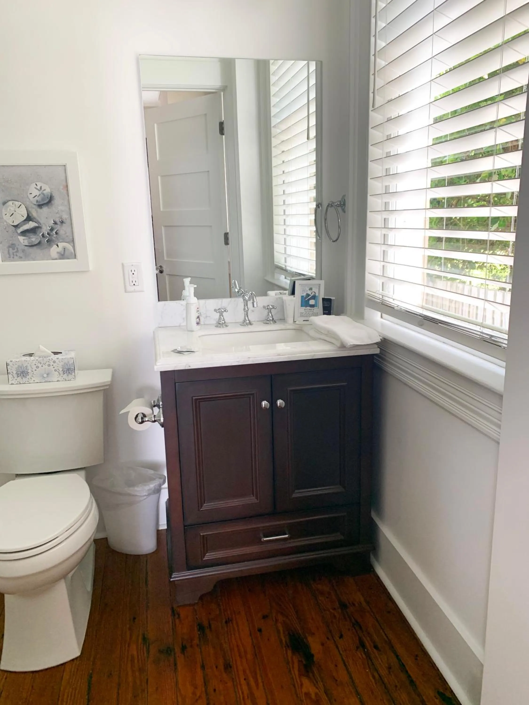 Bathroom in 607 Bay Inn Downtown Beaufort