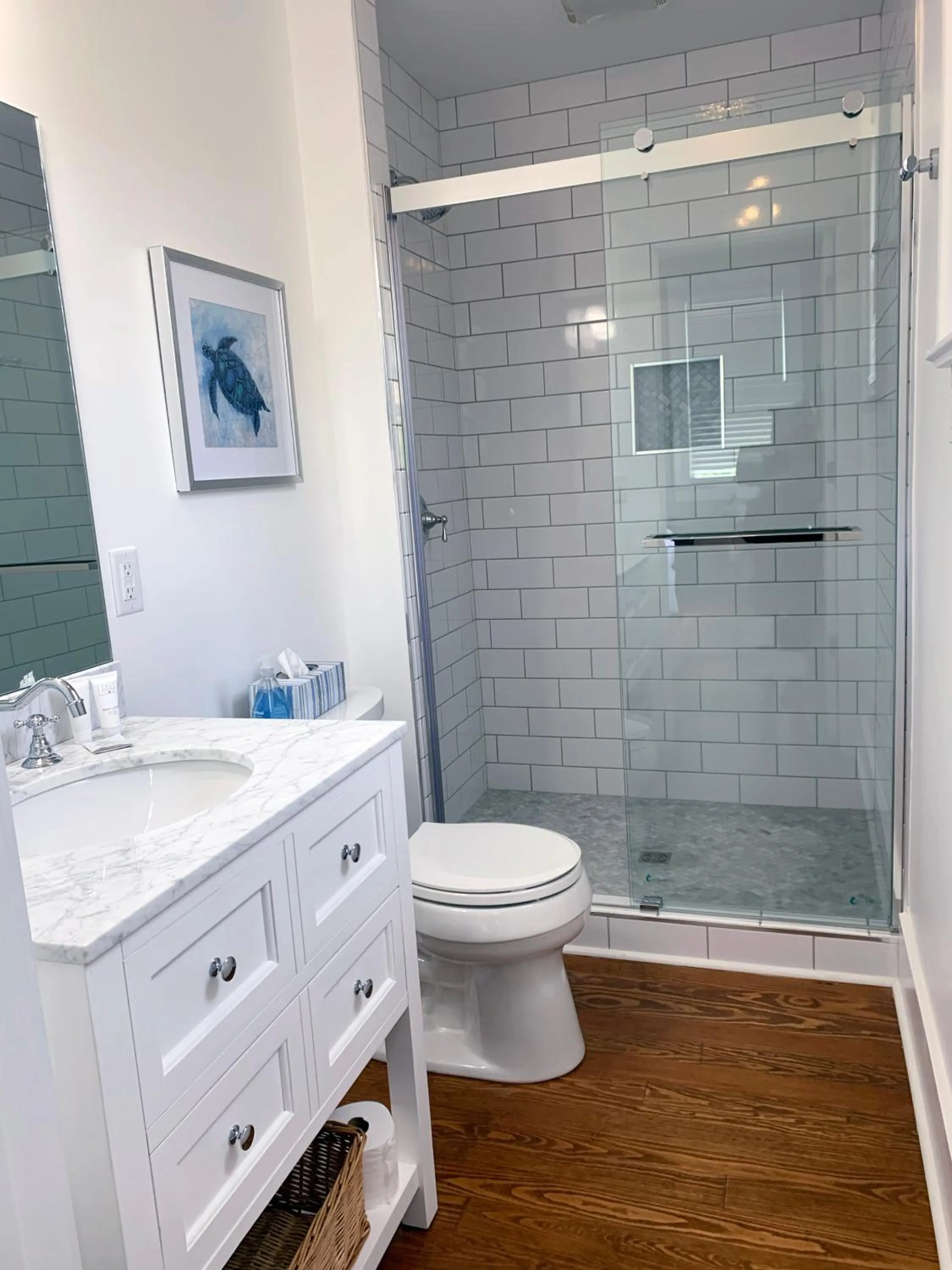 Shower in 607 Bay Inn Downtown Beaufort