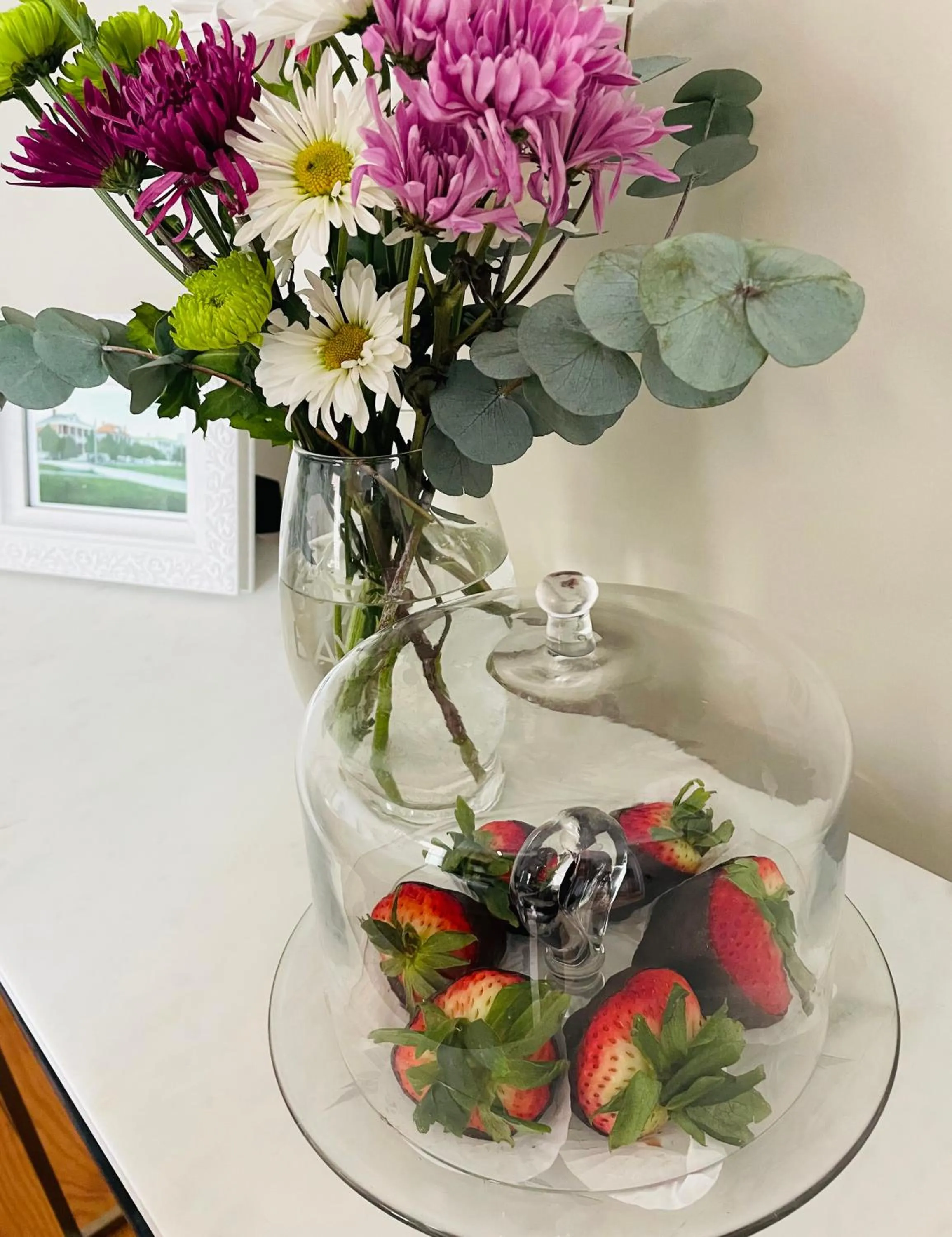 room service in 607 Bay Inn Downtown Beaufort