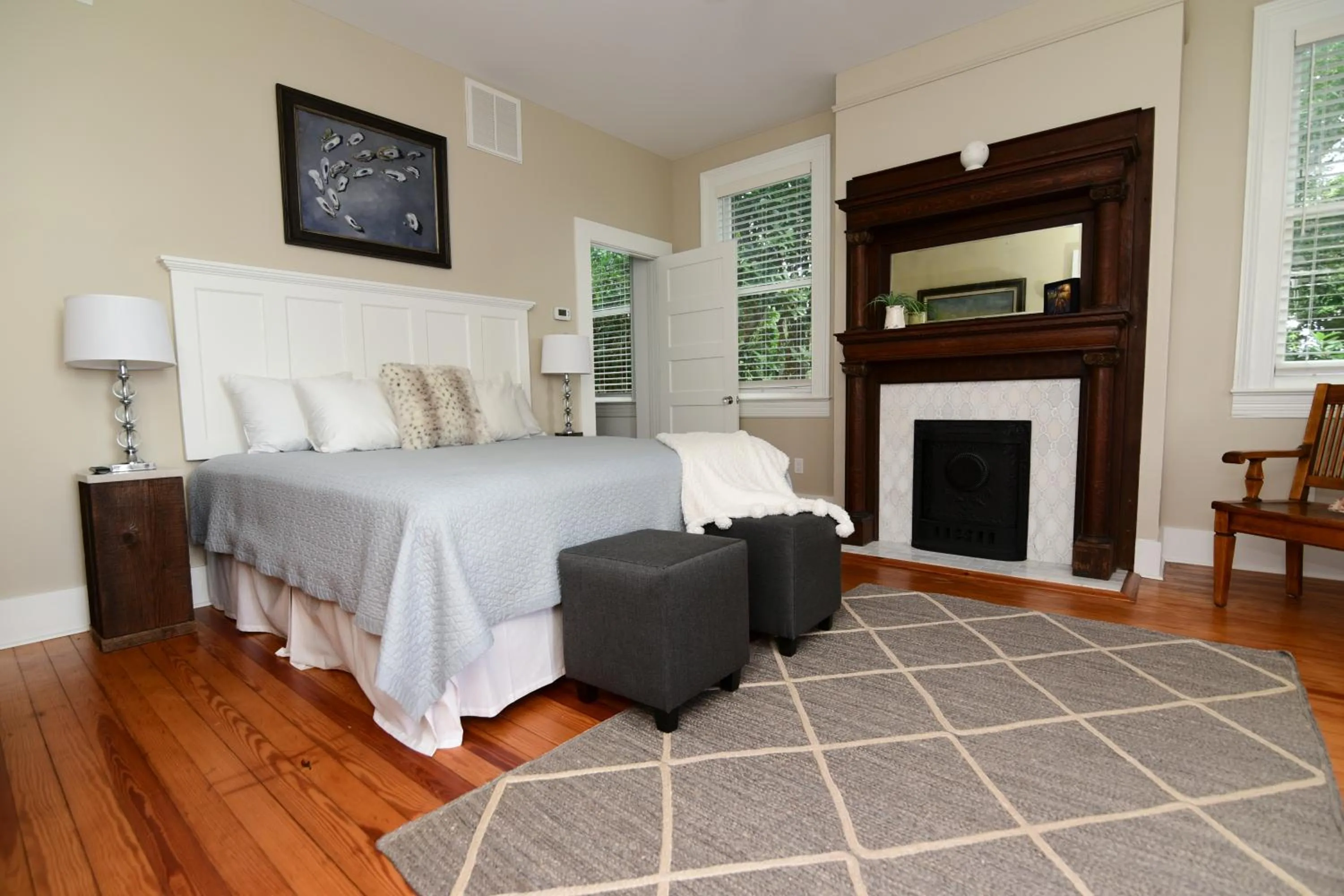 Bed in 607 Bay Inn Downtown Beaufort