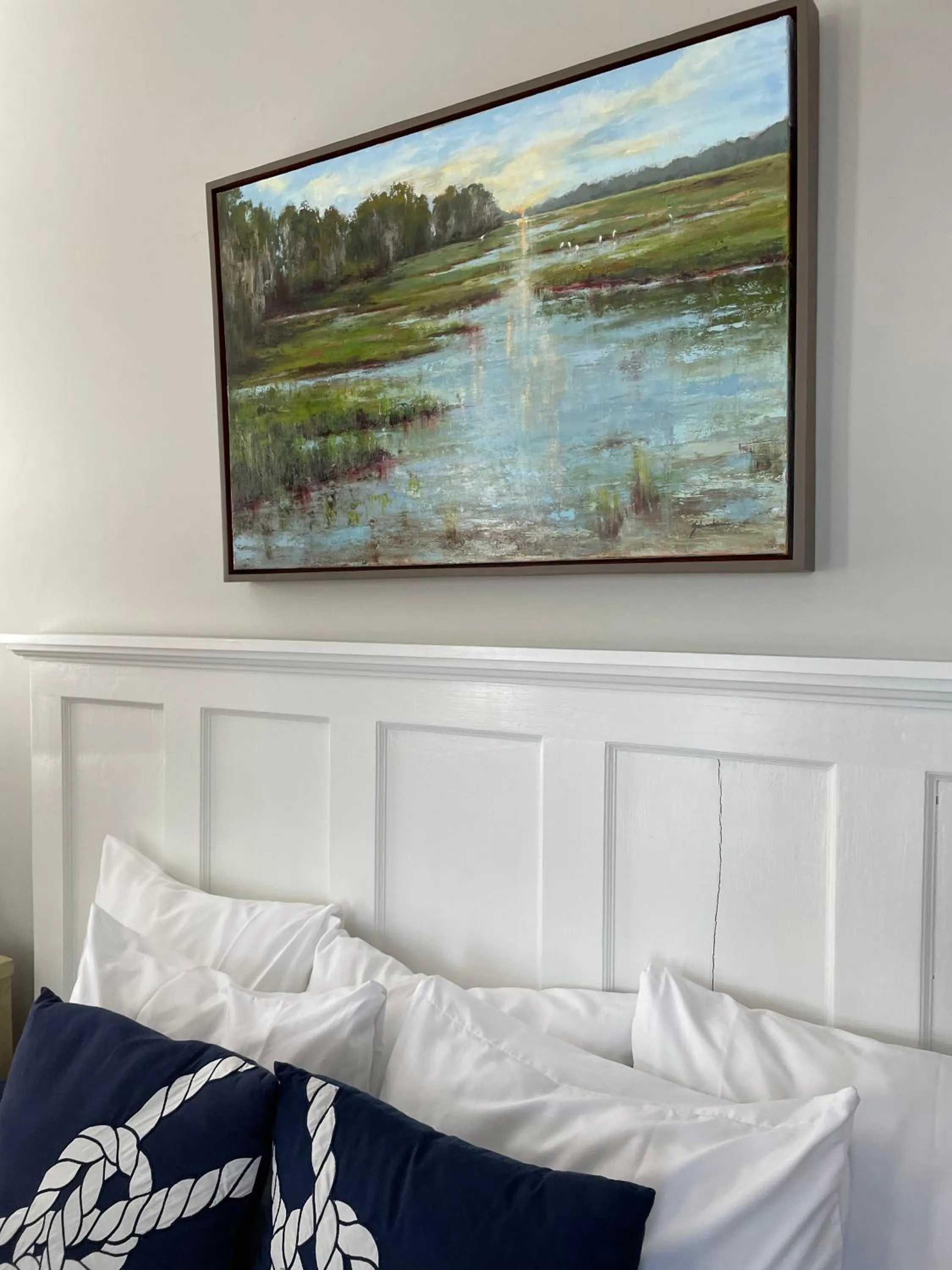 Bed in 607 Bay Inn Downtown Beaufort