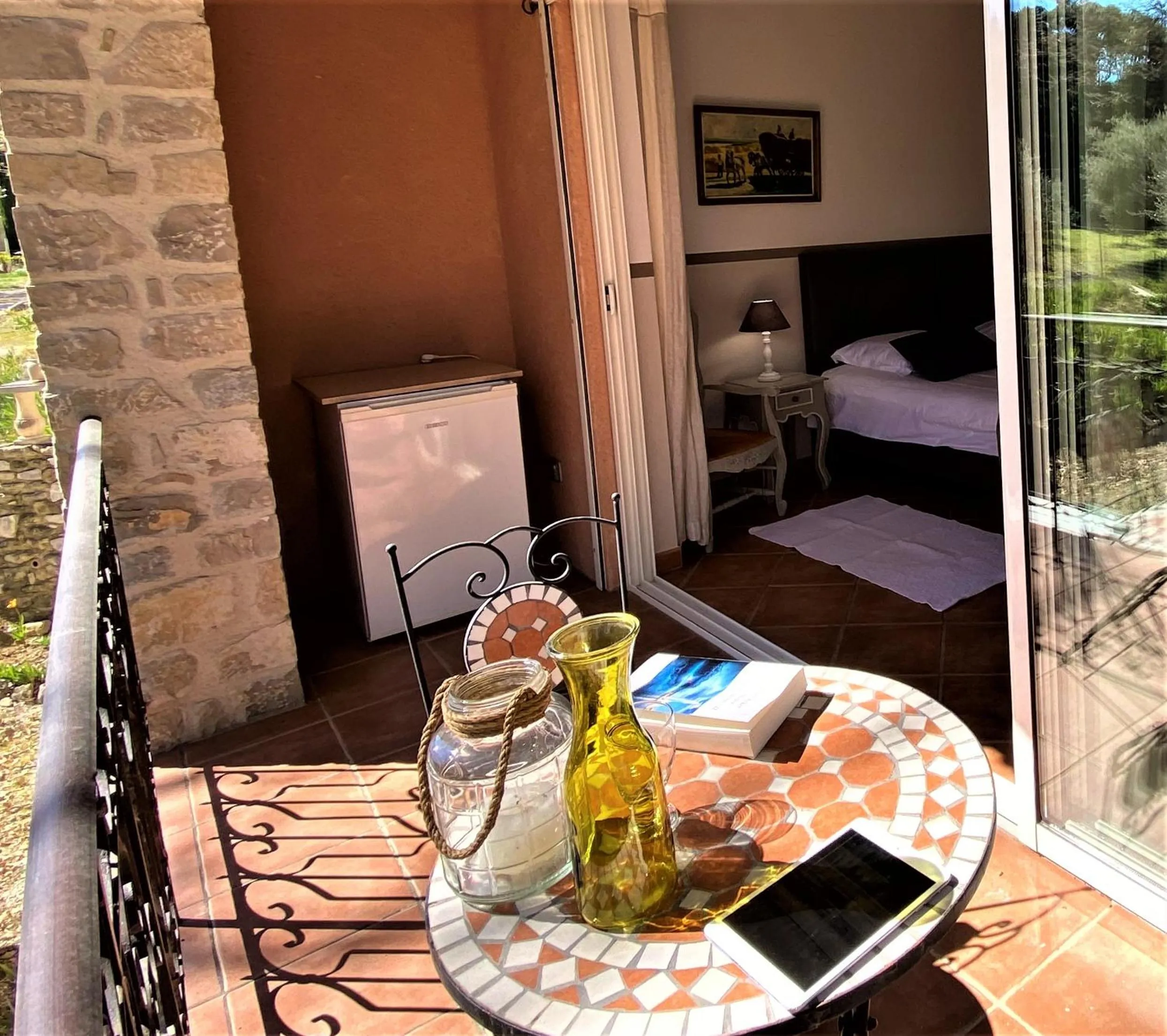 Balcony/Terrace, Bed in Le Mas Carré Séguret