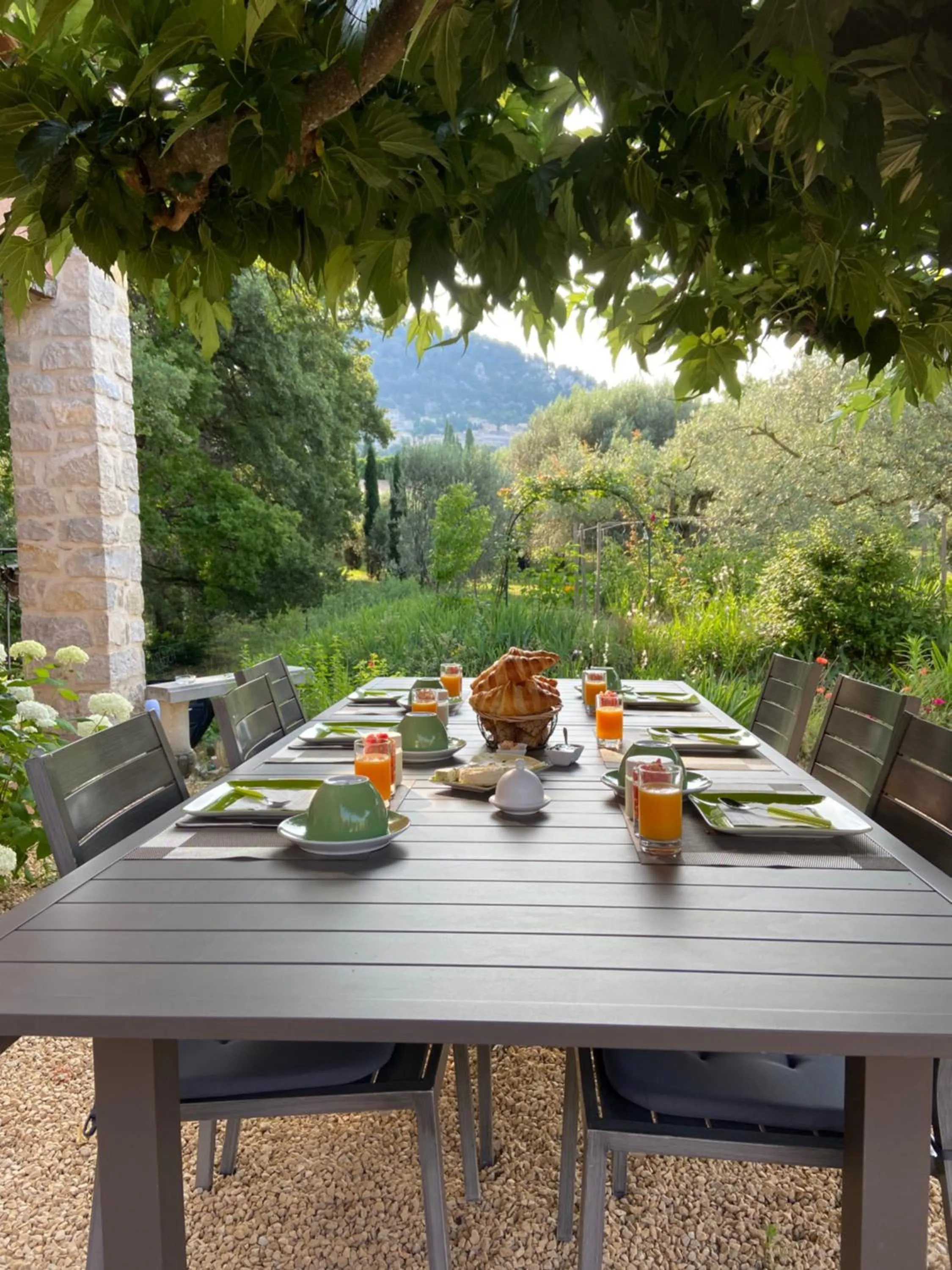 Patio in Le Mas Carré Séguret