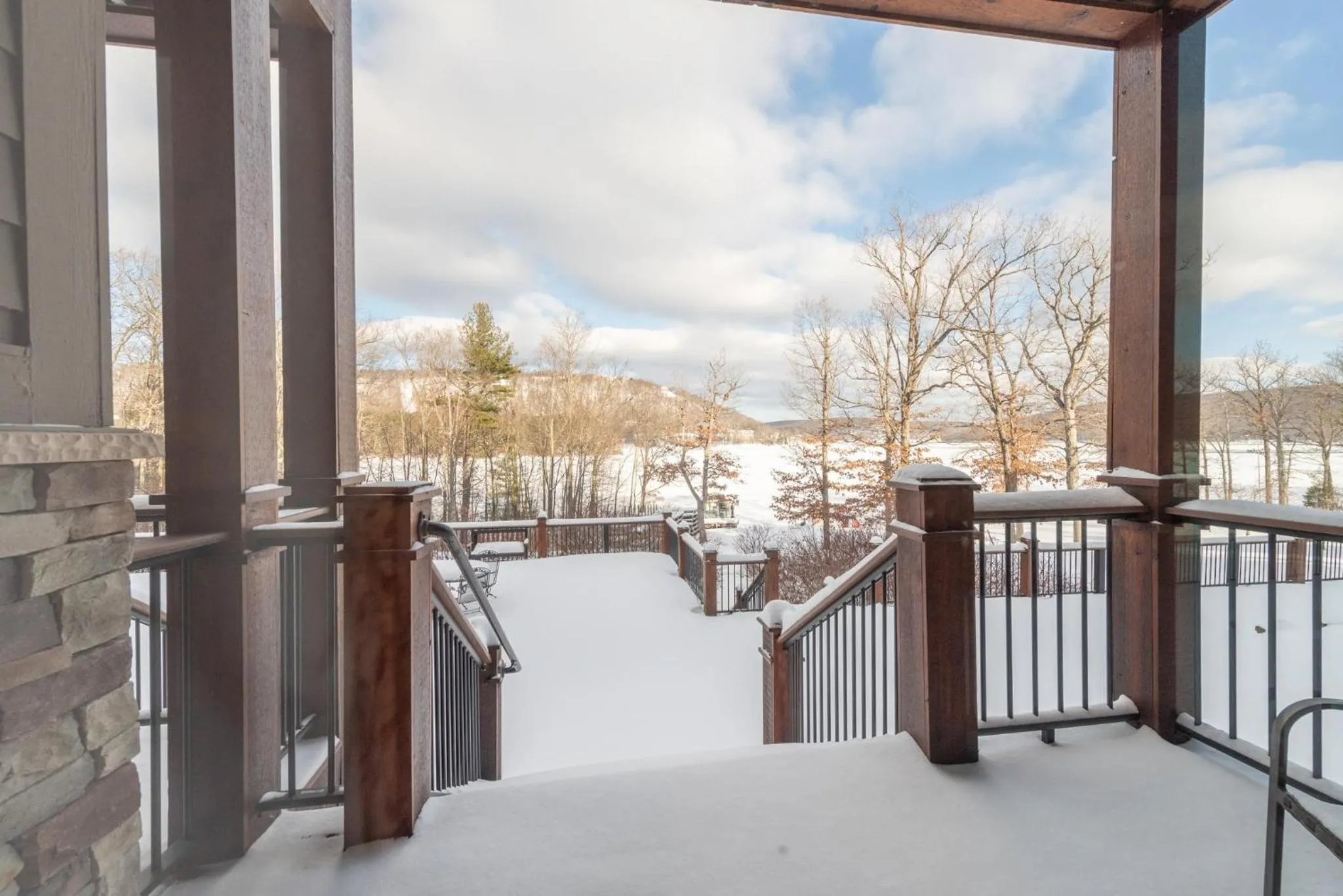 A117 One Bedroom Lake View