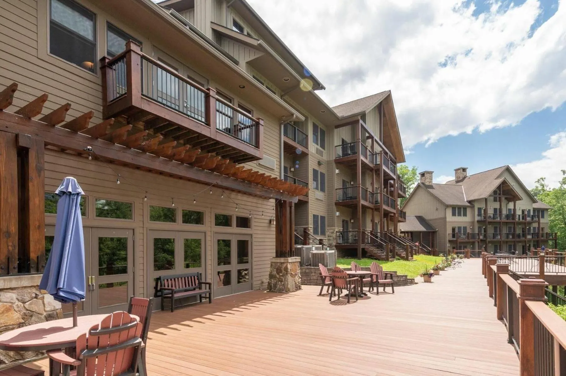 A119 Studio Lake View