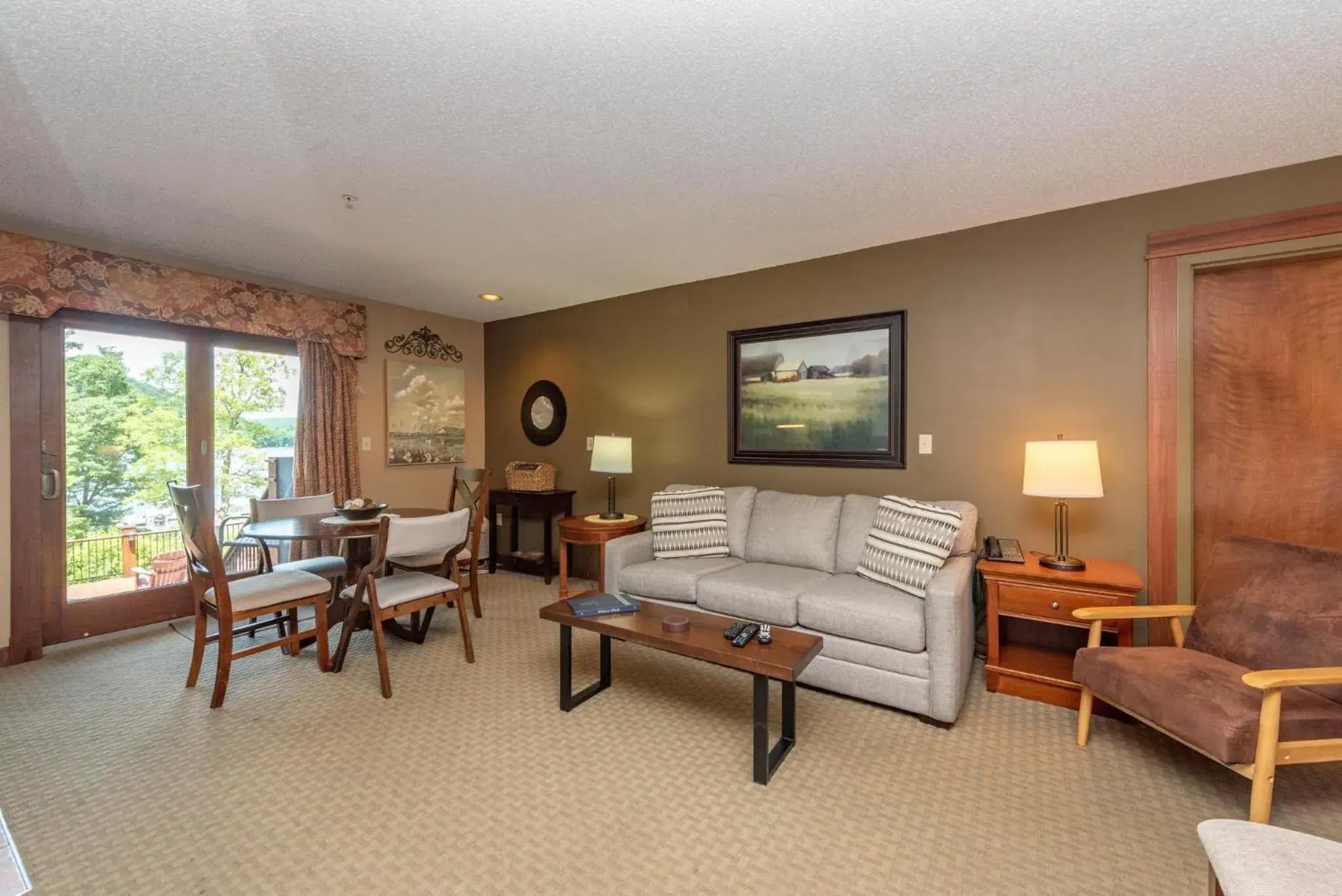 A119 Studio Lake View A119 Studio Lake View