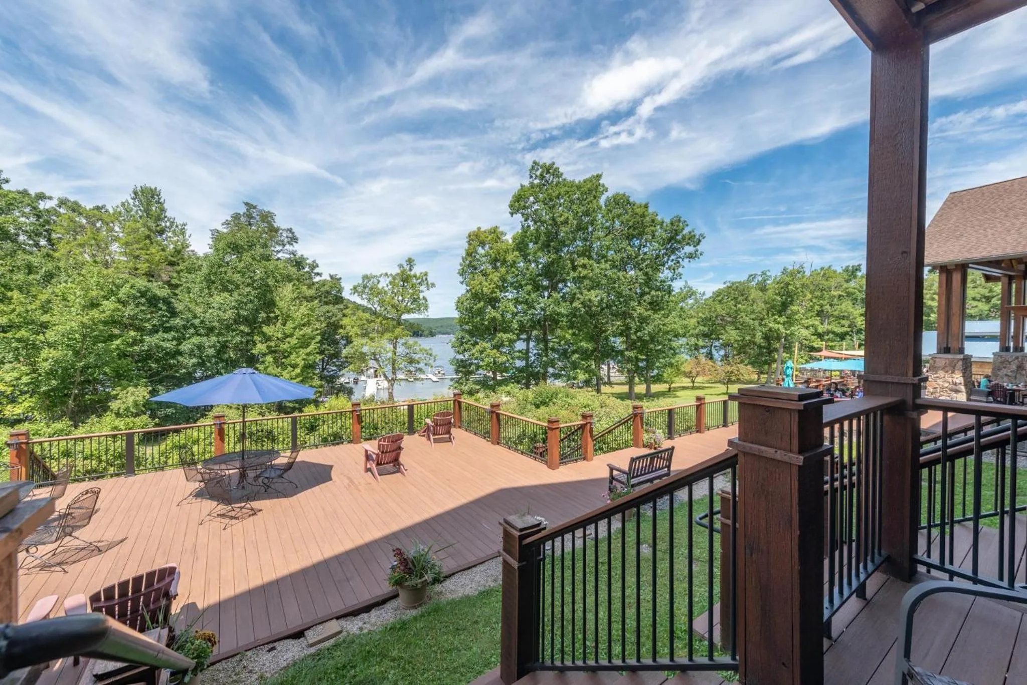 A119 Studio Lake View