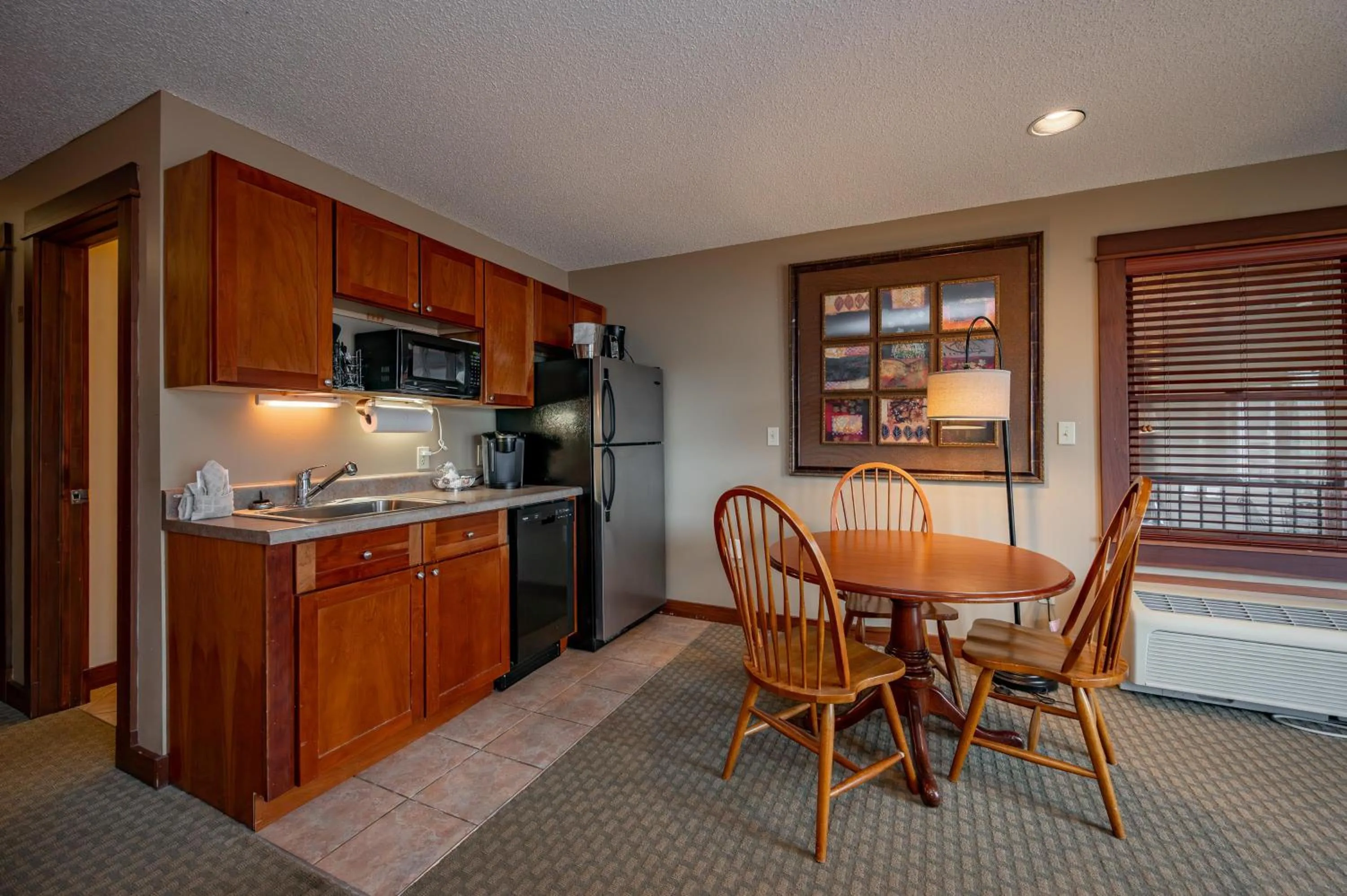 A125 Studio Lake View