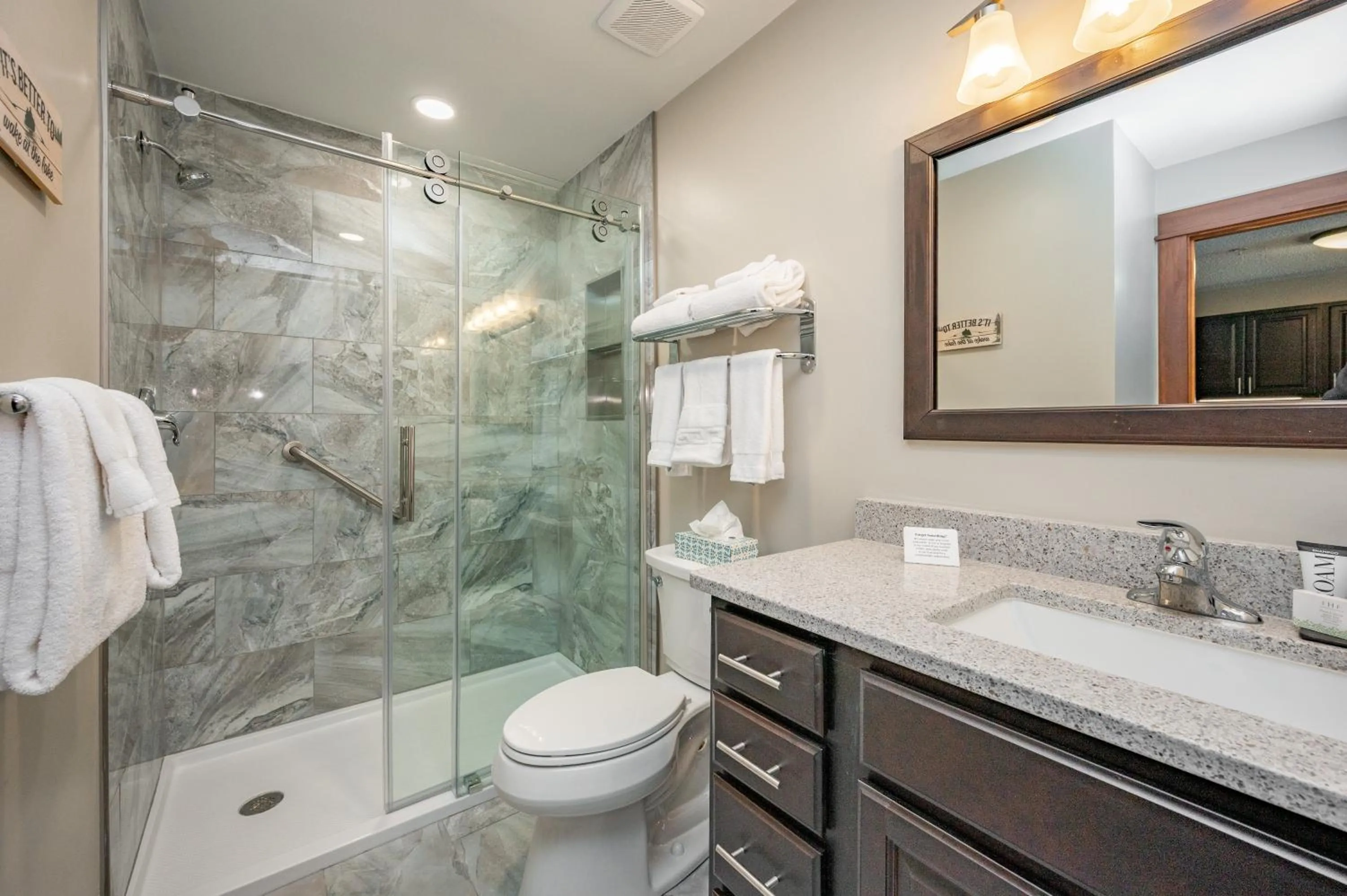 A205 One Bedroom Lake View