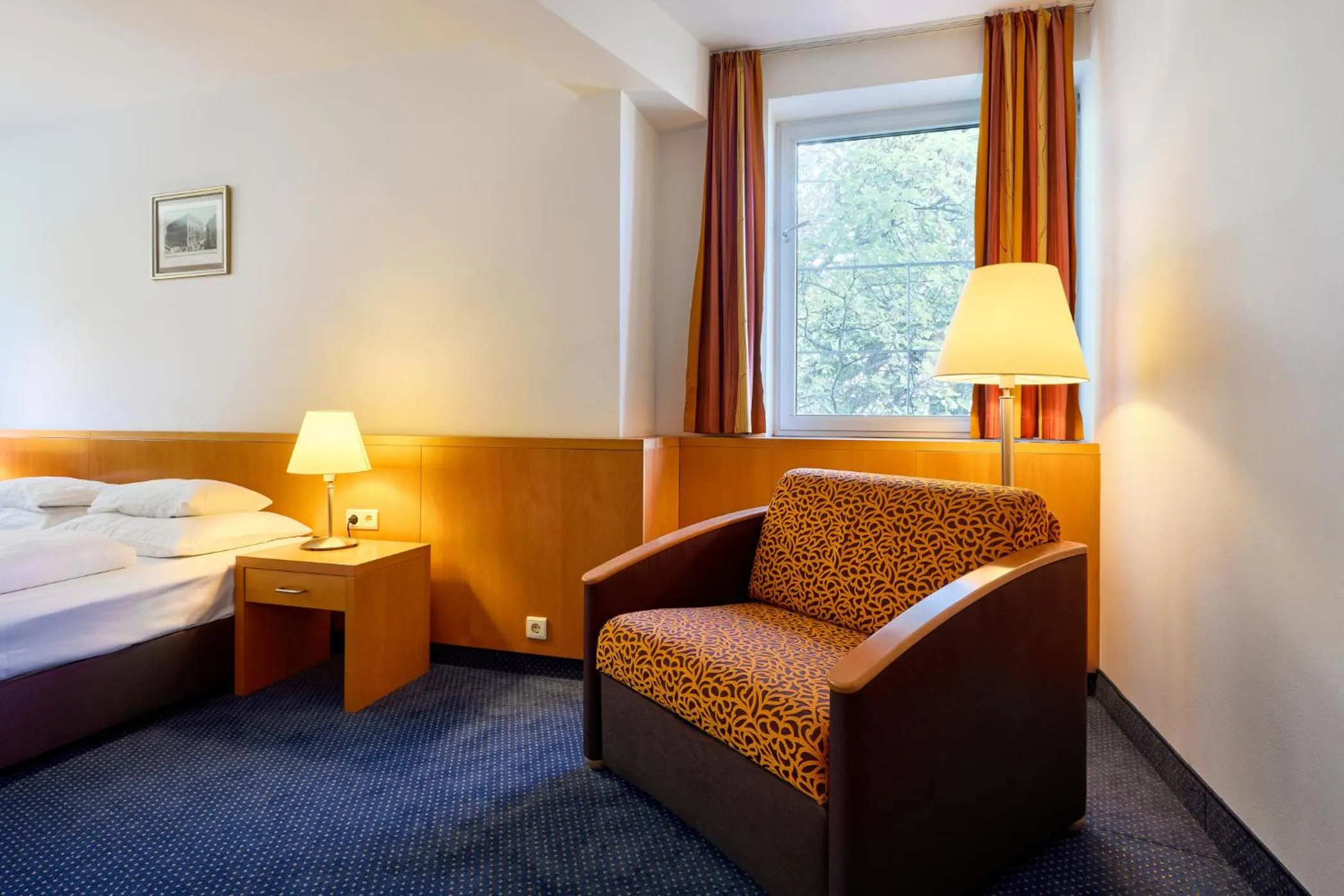 Bedroom, Bed in Hotel Strudlhof Vienna