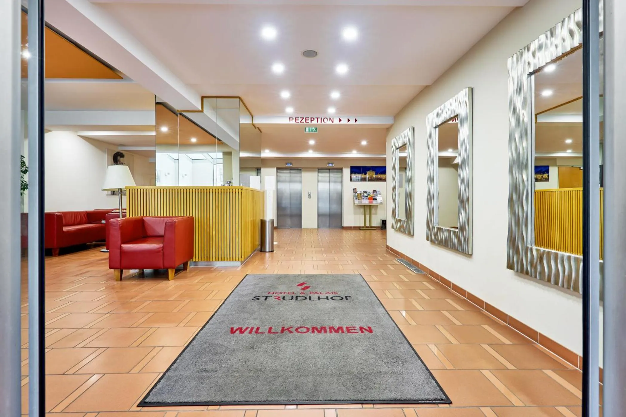 Lobby or reception in Hotel Strudlhof Vienna