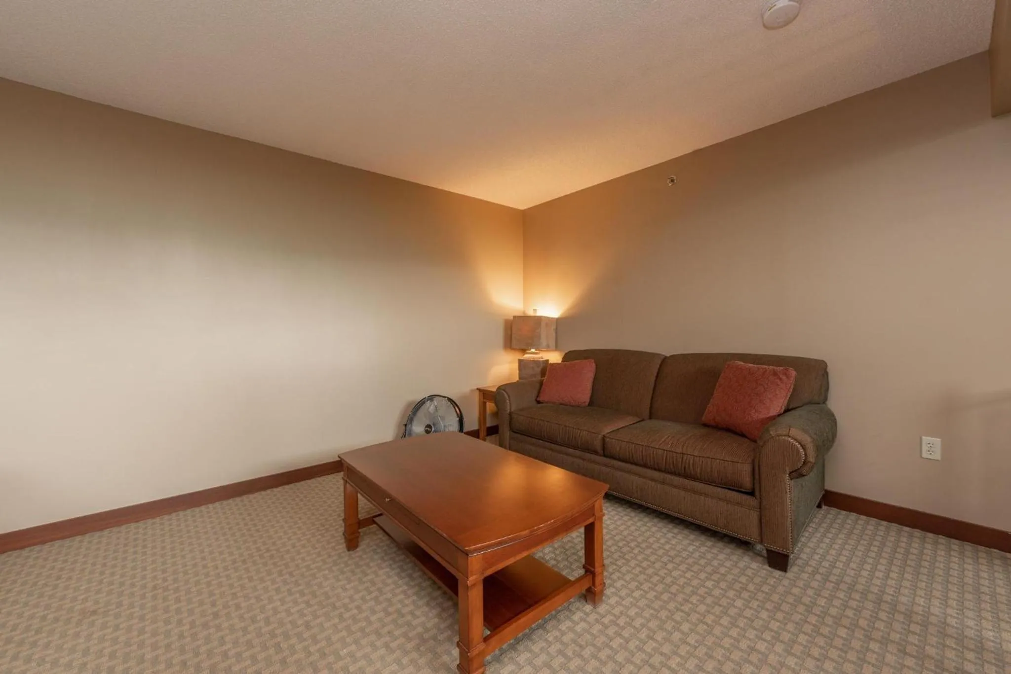 A305 Studio & Loft Lake View