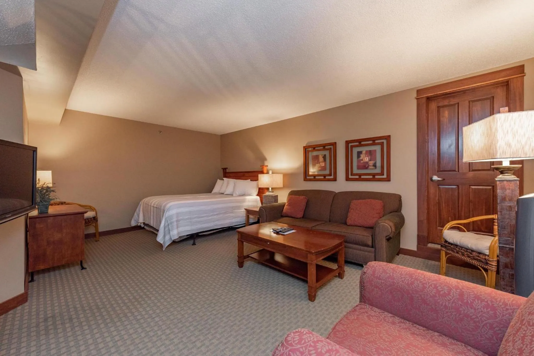 Bed in A307 One Bedroom & Loft Lake View