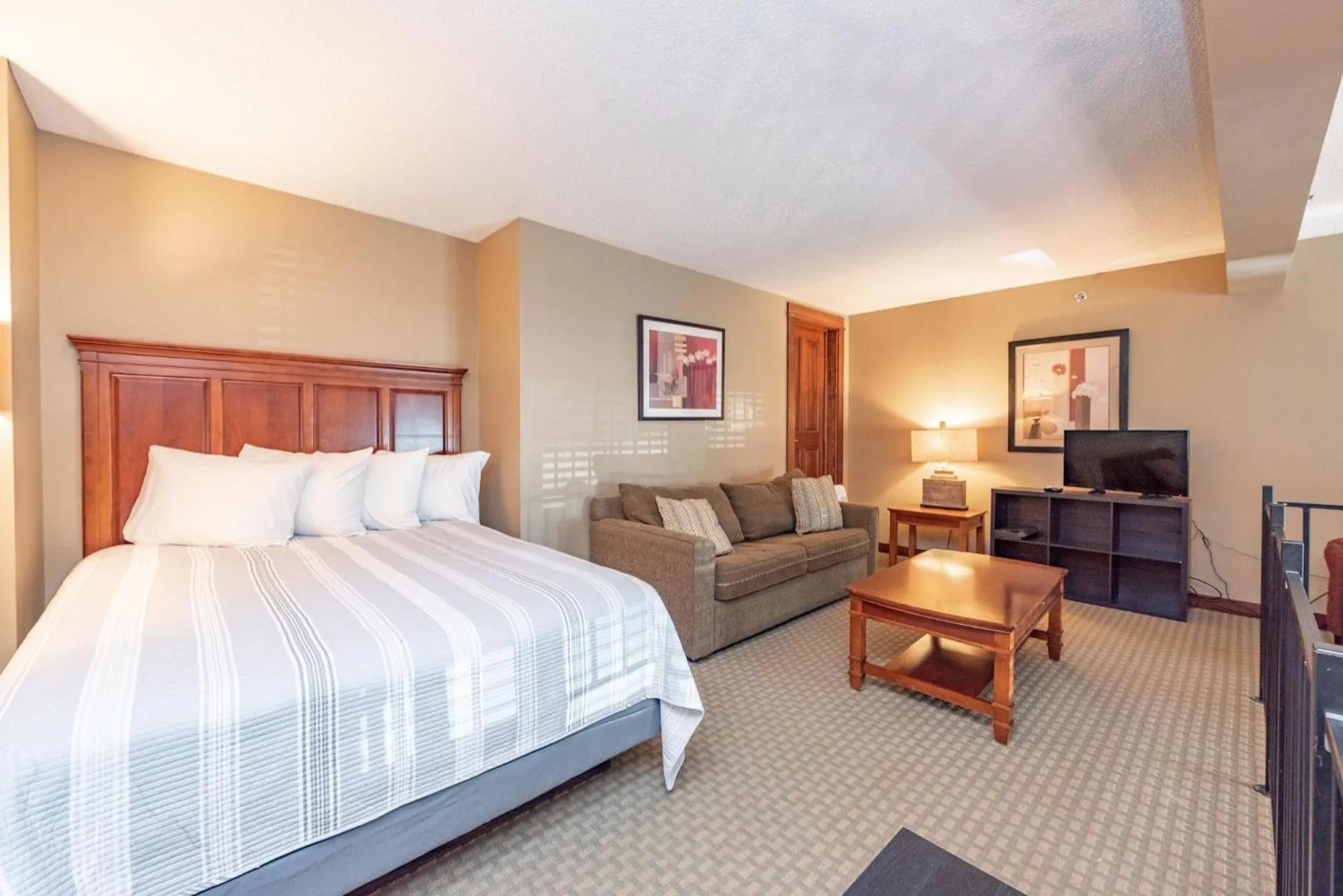 Bed in A308 Studio & Loft Standard View