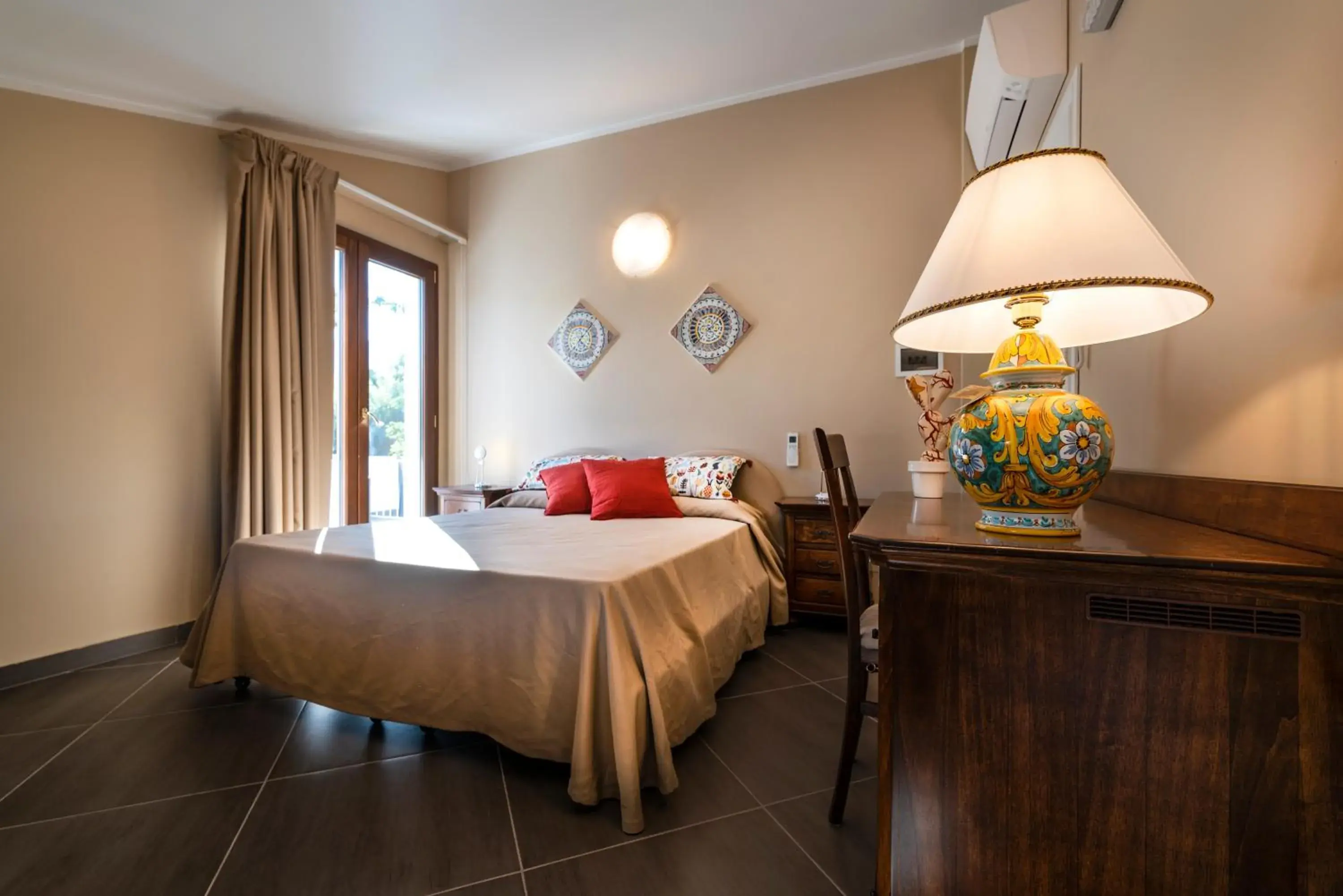 Deluxe Double or Twin Room in Villa San Lorenzo Deluxe Double or Twin Room in Villa San Lorenzo