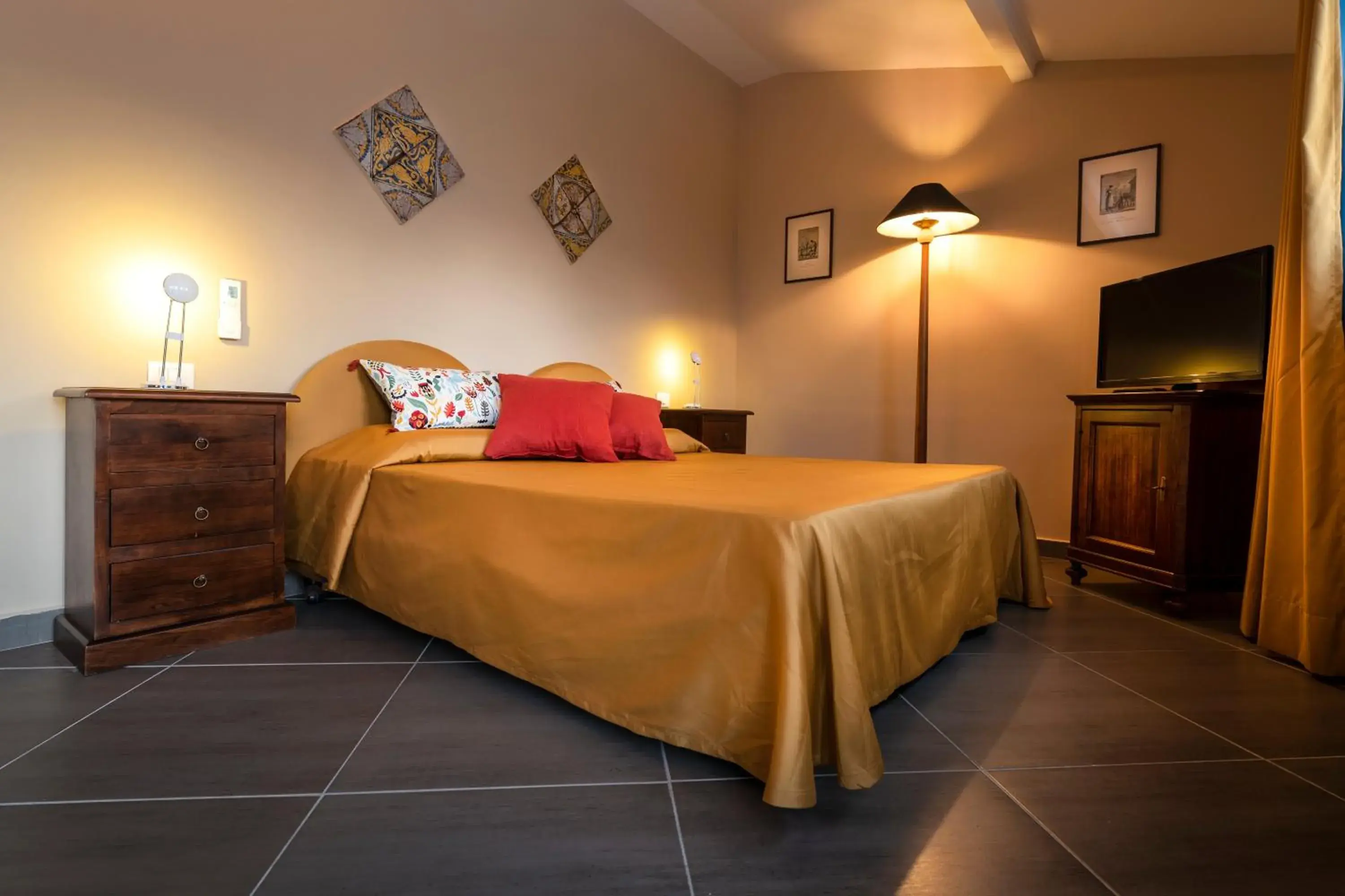 Deluxe Double or Twin Room in Villa San Lorenzo Deluxe Double or Twin Room in Villa San Lorenzo