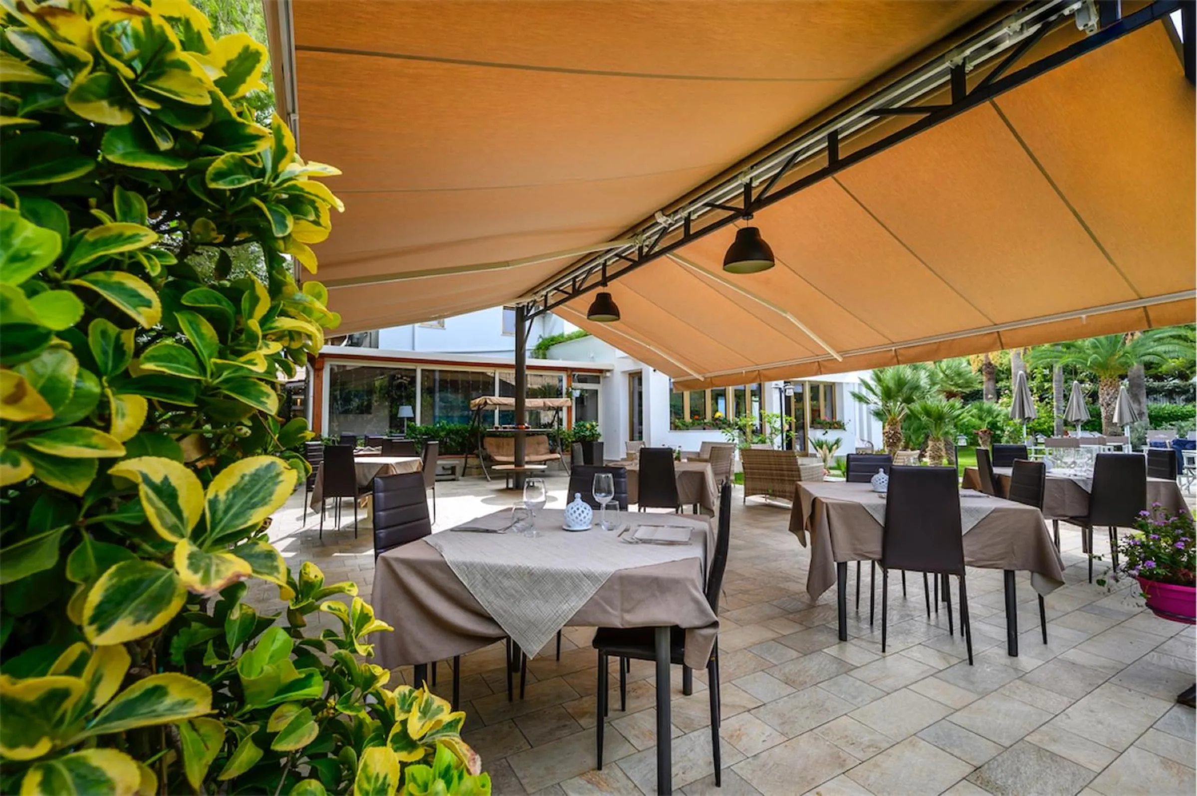 Restaurant/places to eat in Villa San Lorenzo