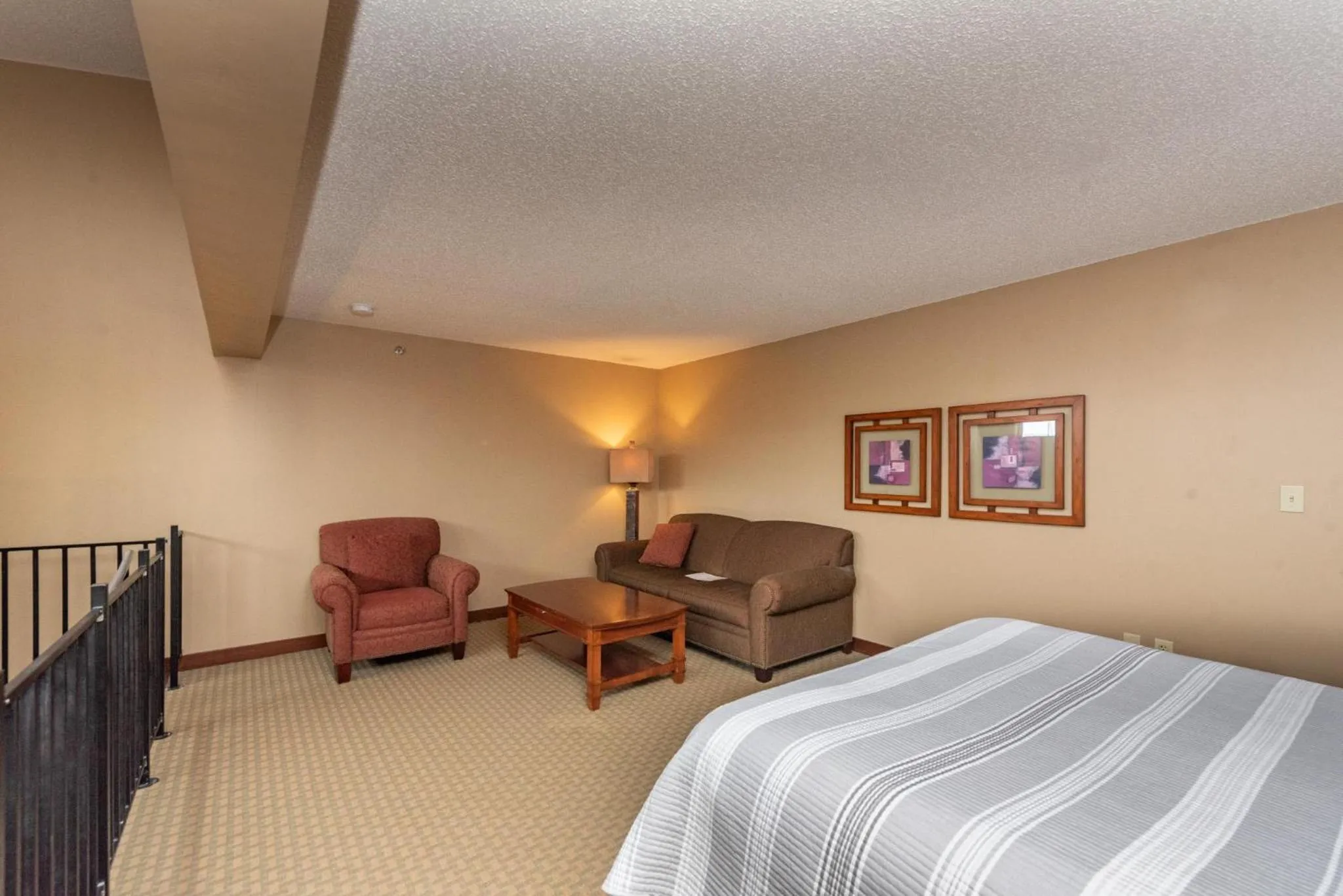 Bed in A315 Studio & Loft Lake View