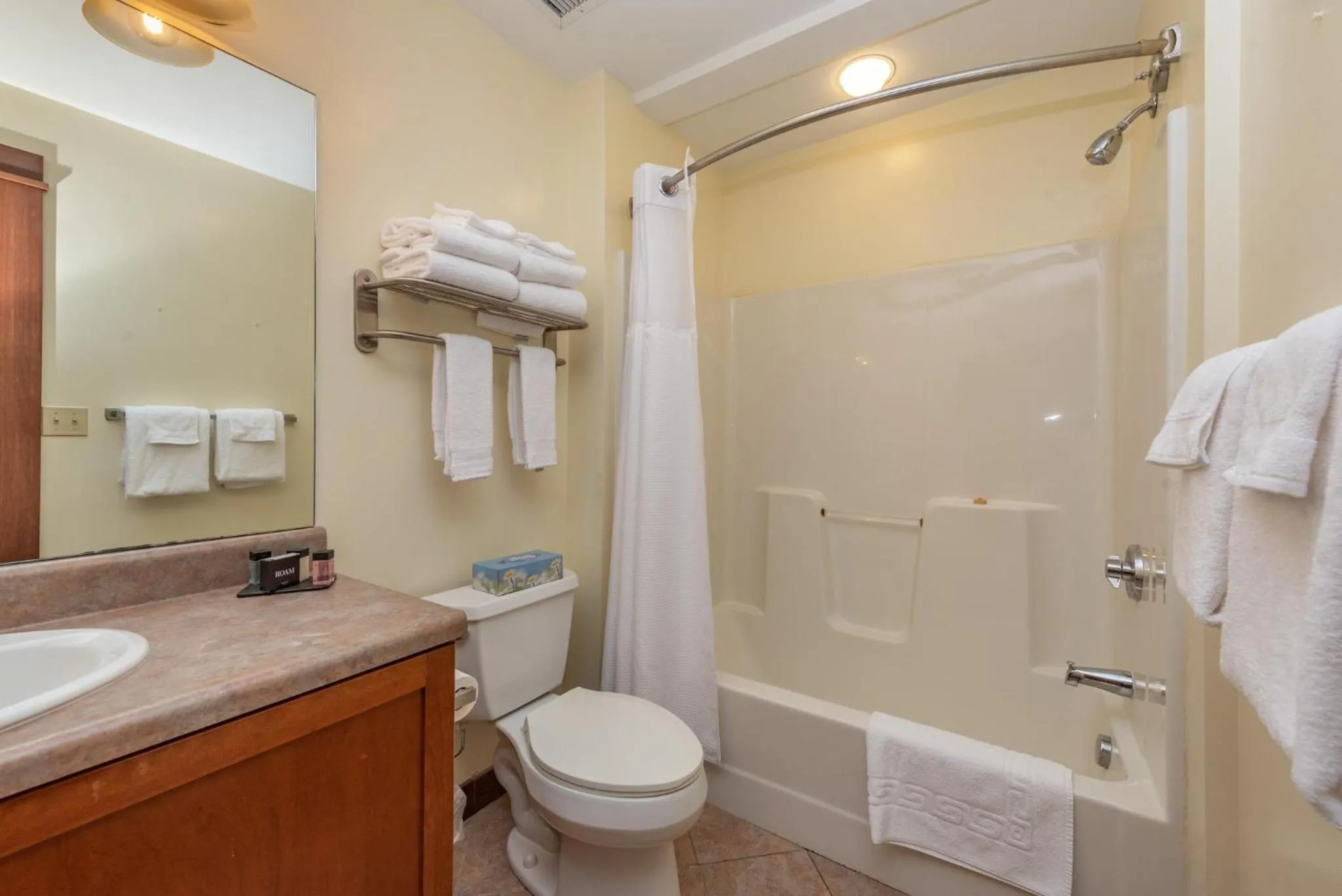 A315 Studio & Loft Lake View