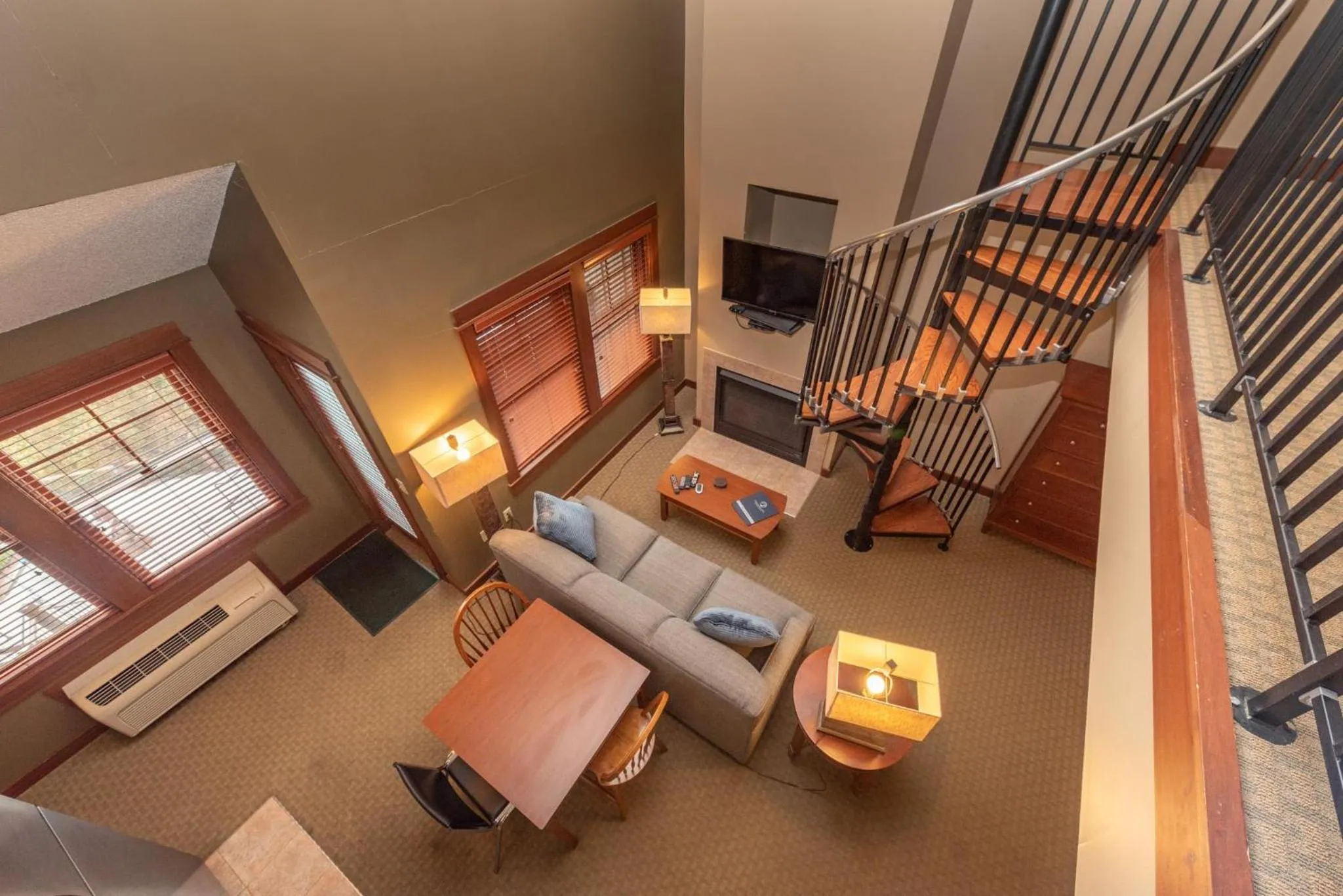 A315 Studio & Loft Lake View