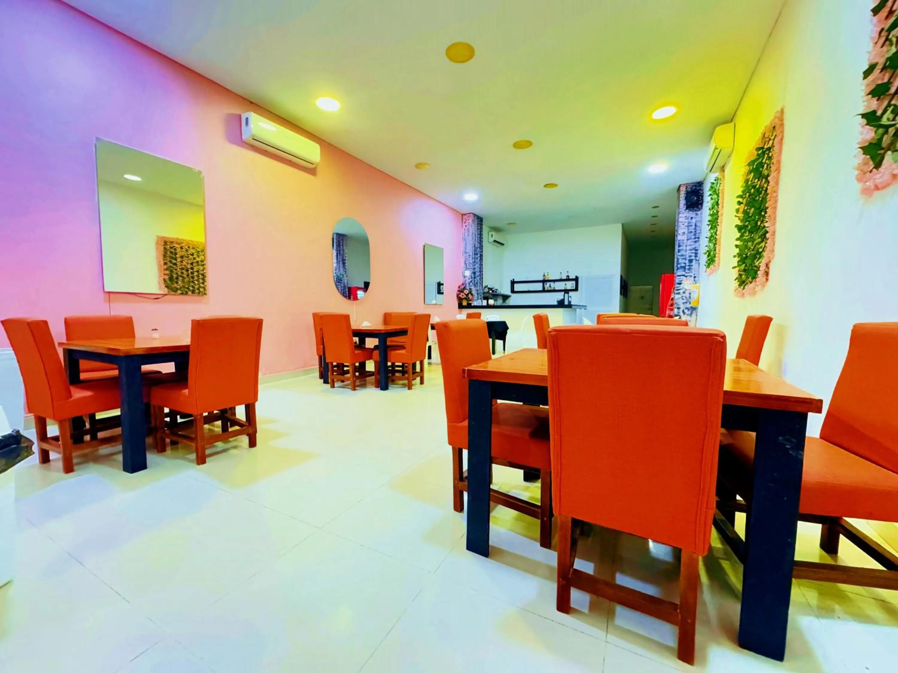 Restaurant/places to eat in Playa Norte Hotel