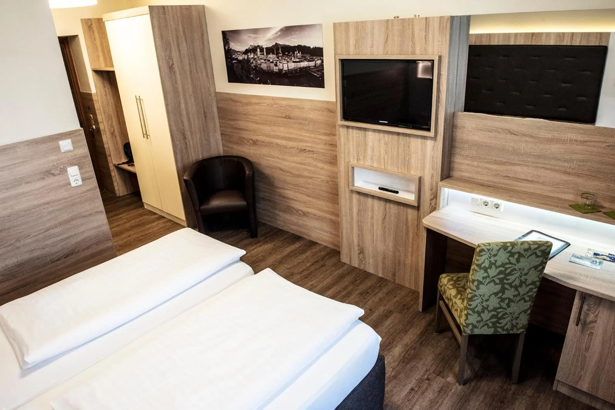 TV and multimedia, Bed in Theater Hotel Salzburg