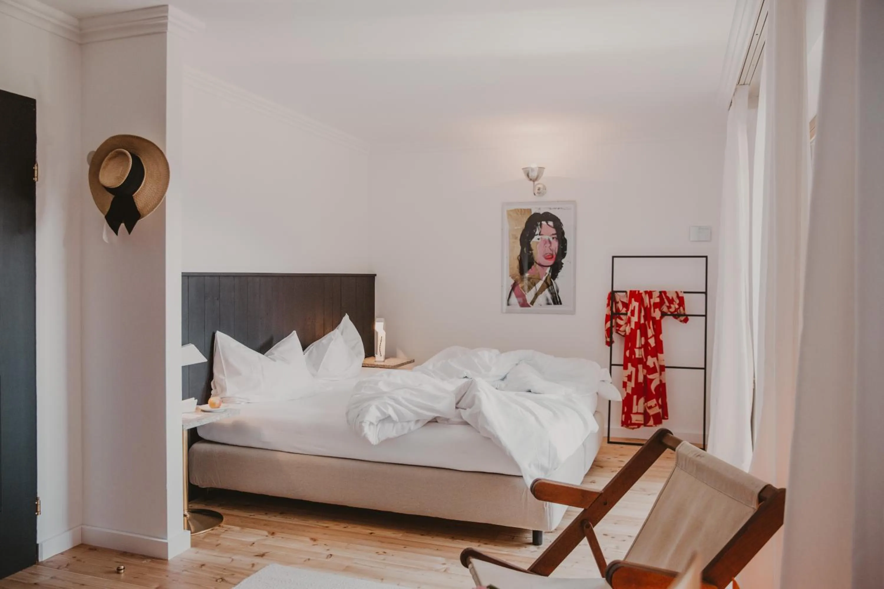 Photo of the whole room, Bed in SEEBICHL haus am see Designhotel Kitzbühel