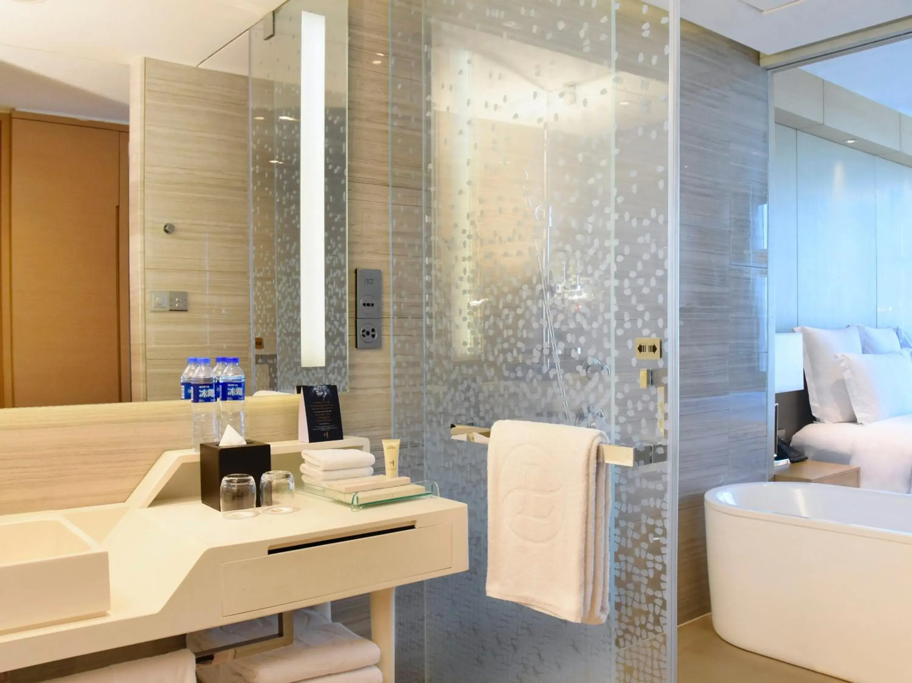 Superior Twin Room in Langham Place Guangzhou - Walking distance to Canton Fair Superior Twin Room in Langham Place Guangzhou - Walking distance to Canton Fair