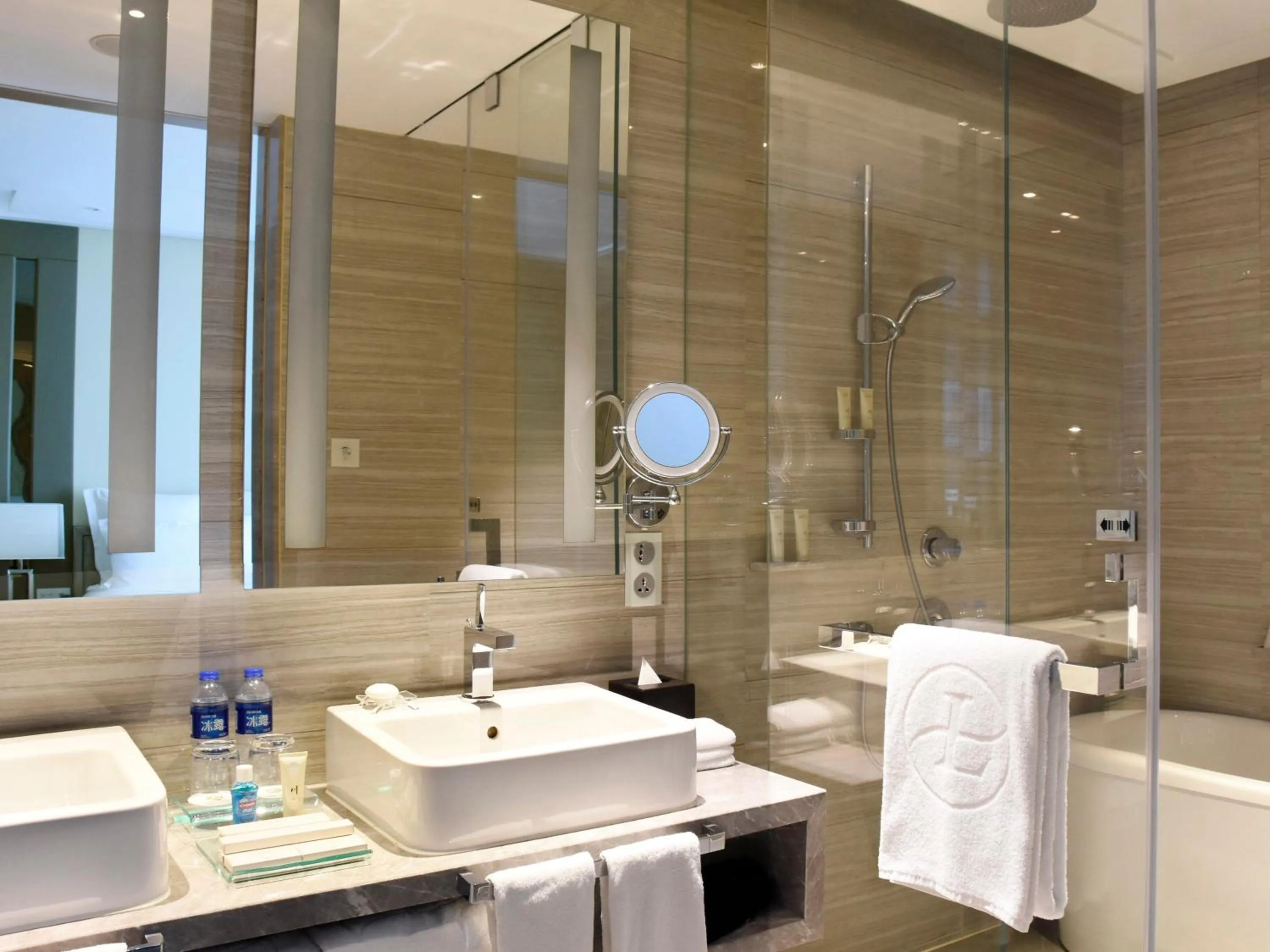 Bathroom in Langham Place Guangzhou