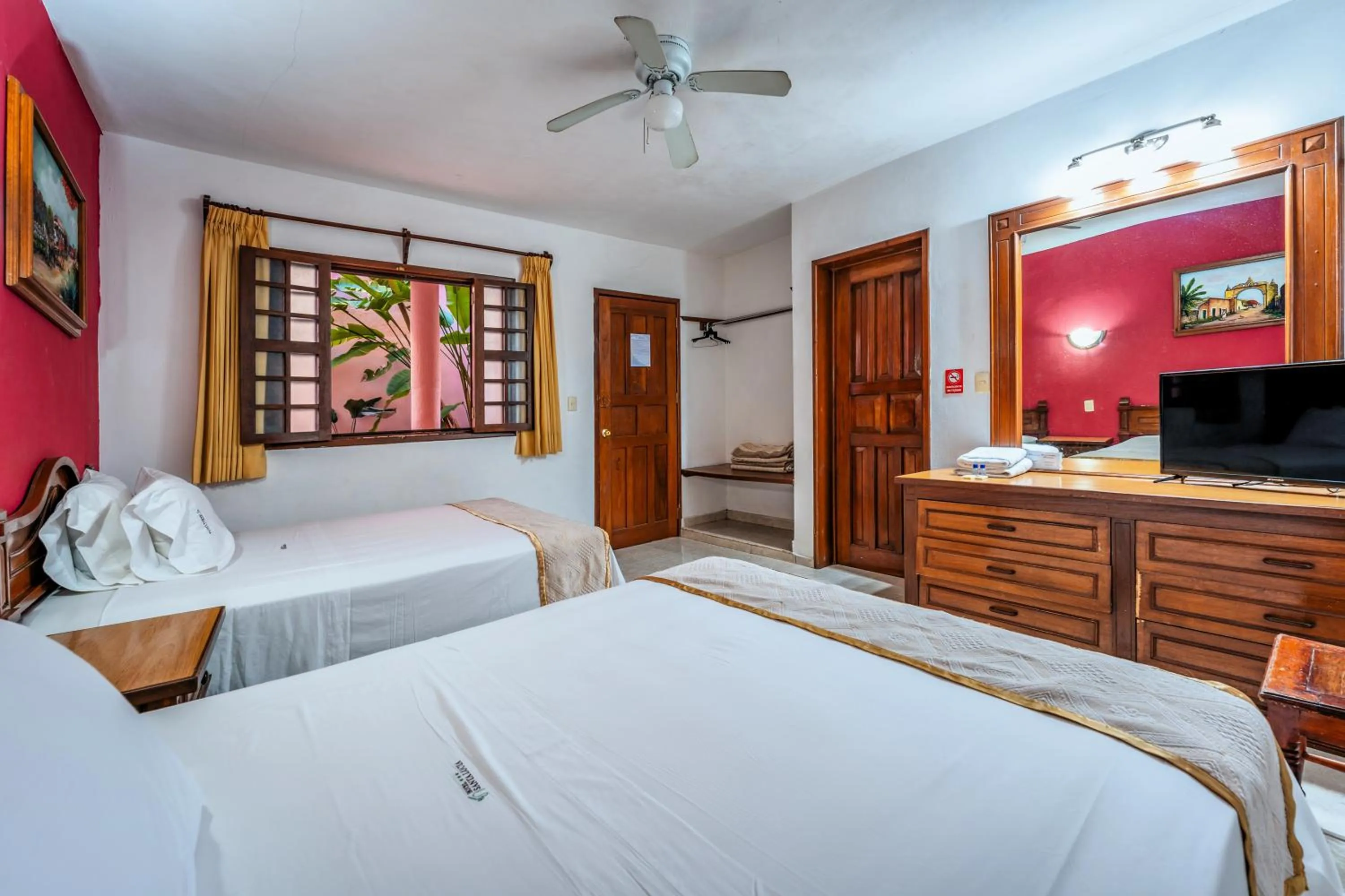 Photo of the whole room, Bed in Hotel Santa Lucía