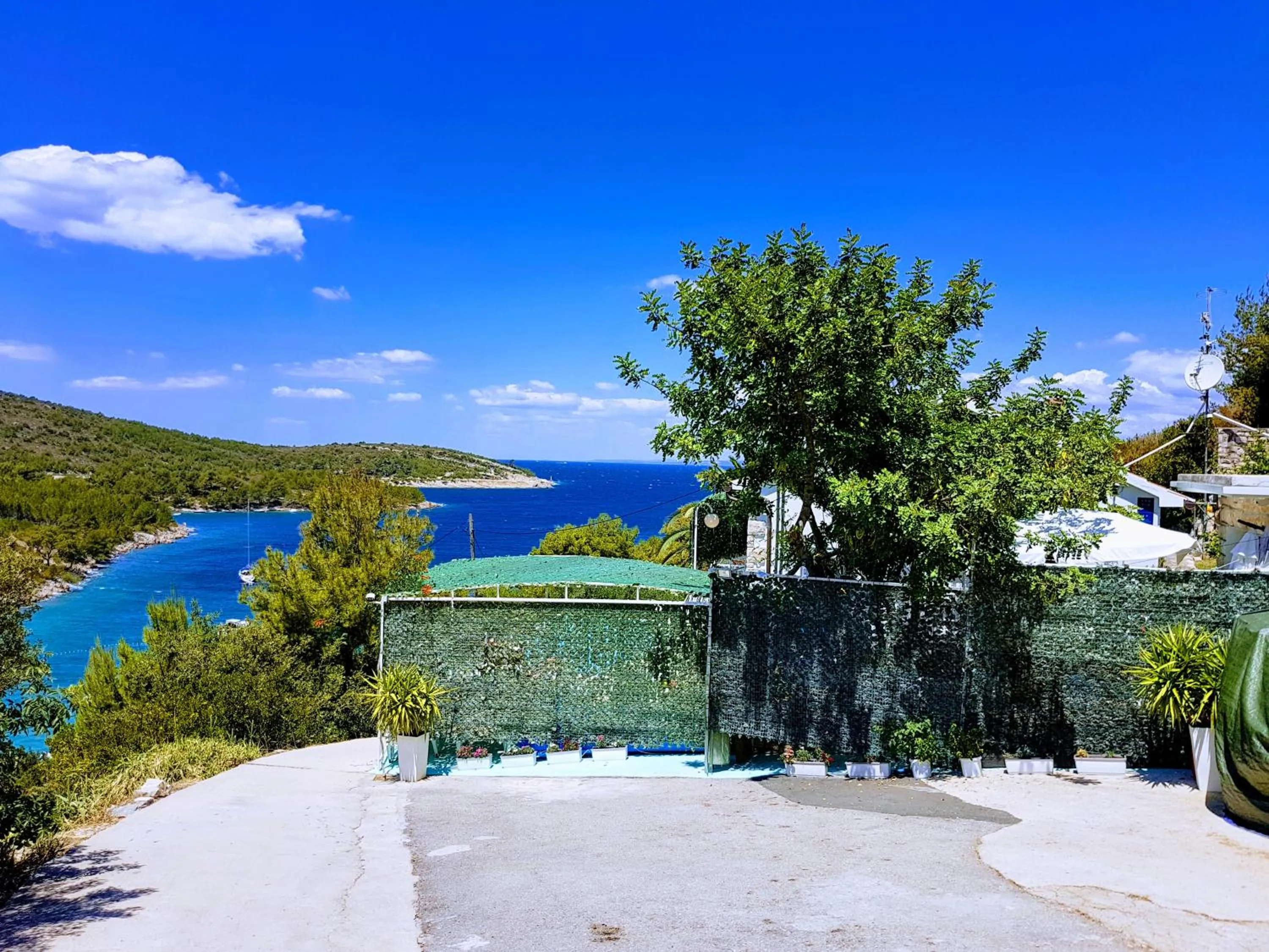 Property building in Apartments Villa Sonia & Teo Hvar