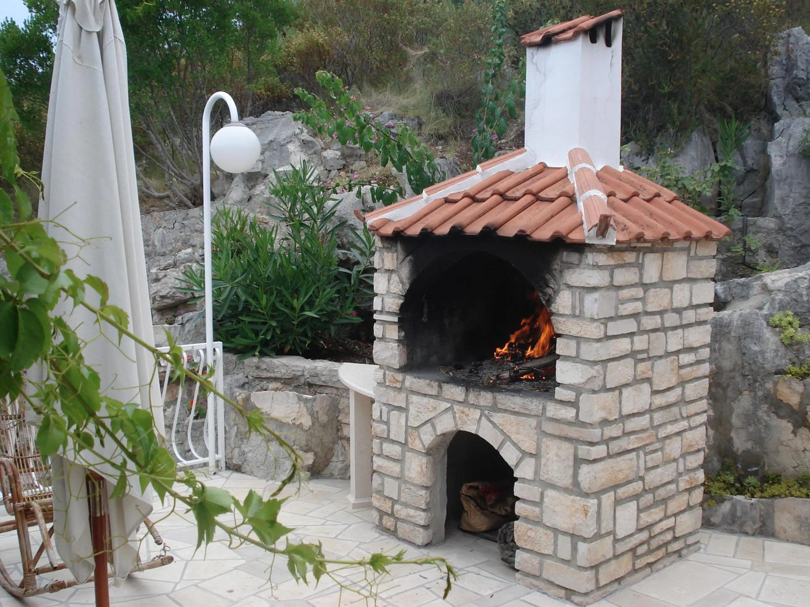 BBQ facilities in Apartments Villa Sonia & Teo Hvar