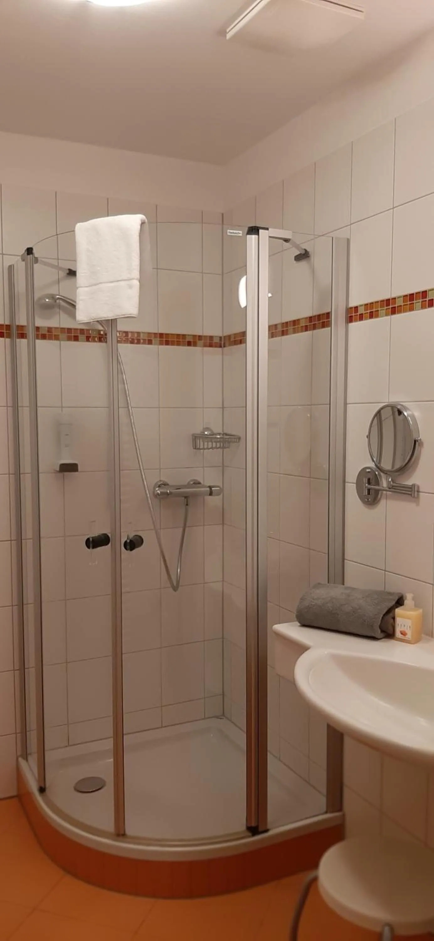 Shower in Landhotel-Restaurant Willingshofer