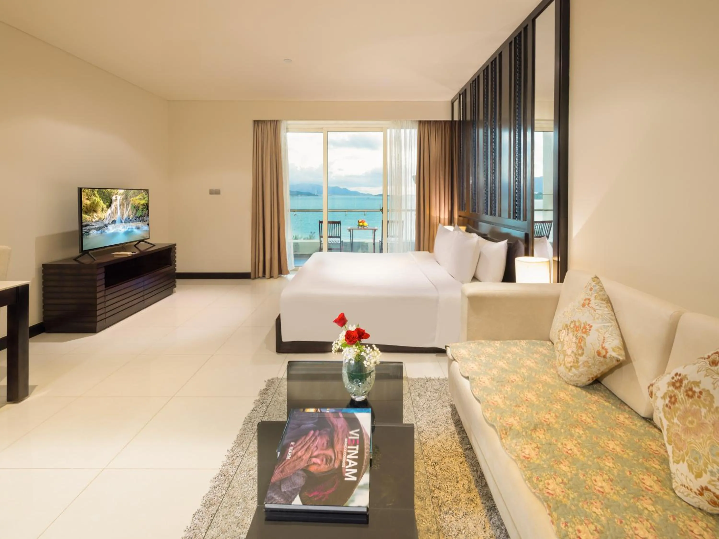 Communal lounge/ TV room, Bed in The Costa Nha Trang Residences